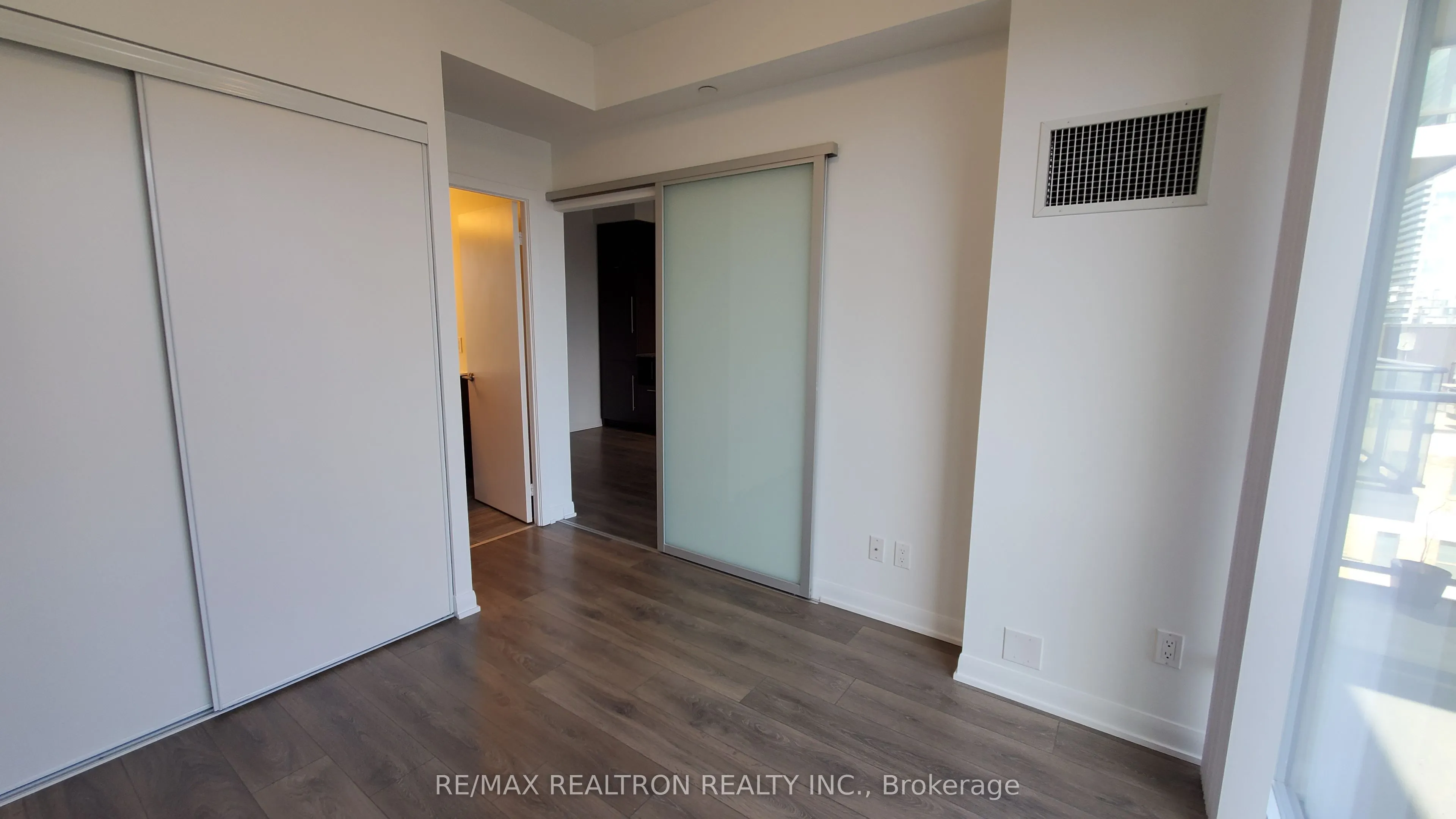 435 Richmond Street W, #1007