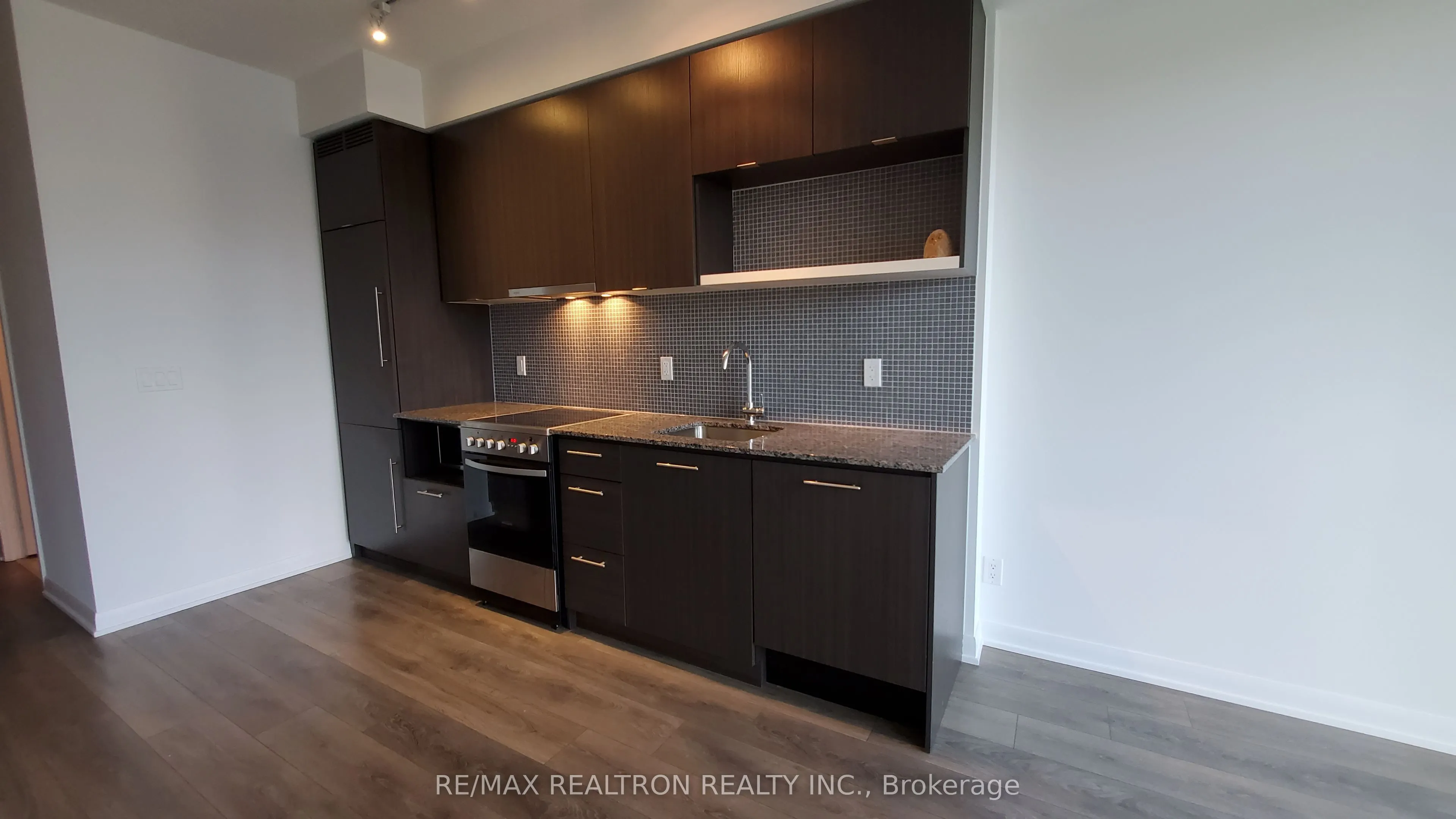 435 Richmond Street W, #1007