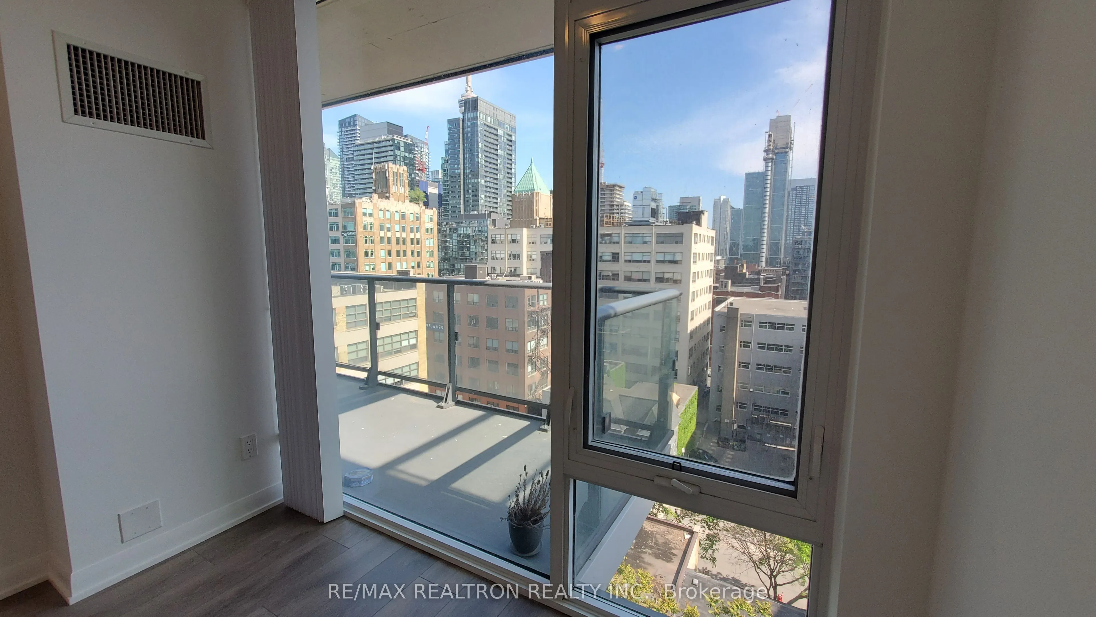 435 Richmond Street W, #1007