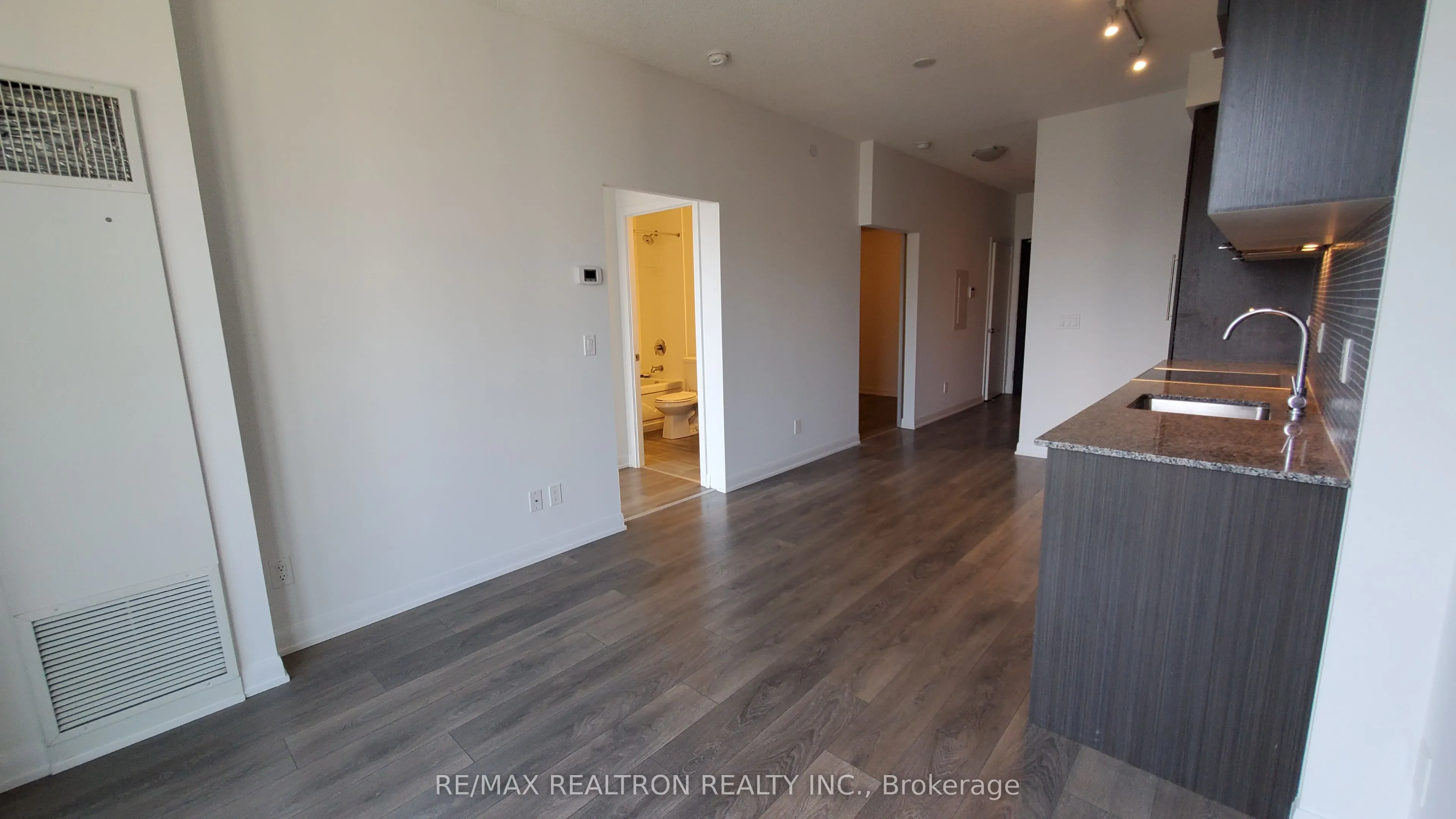 435 Richmond Street W, #1007