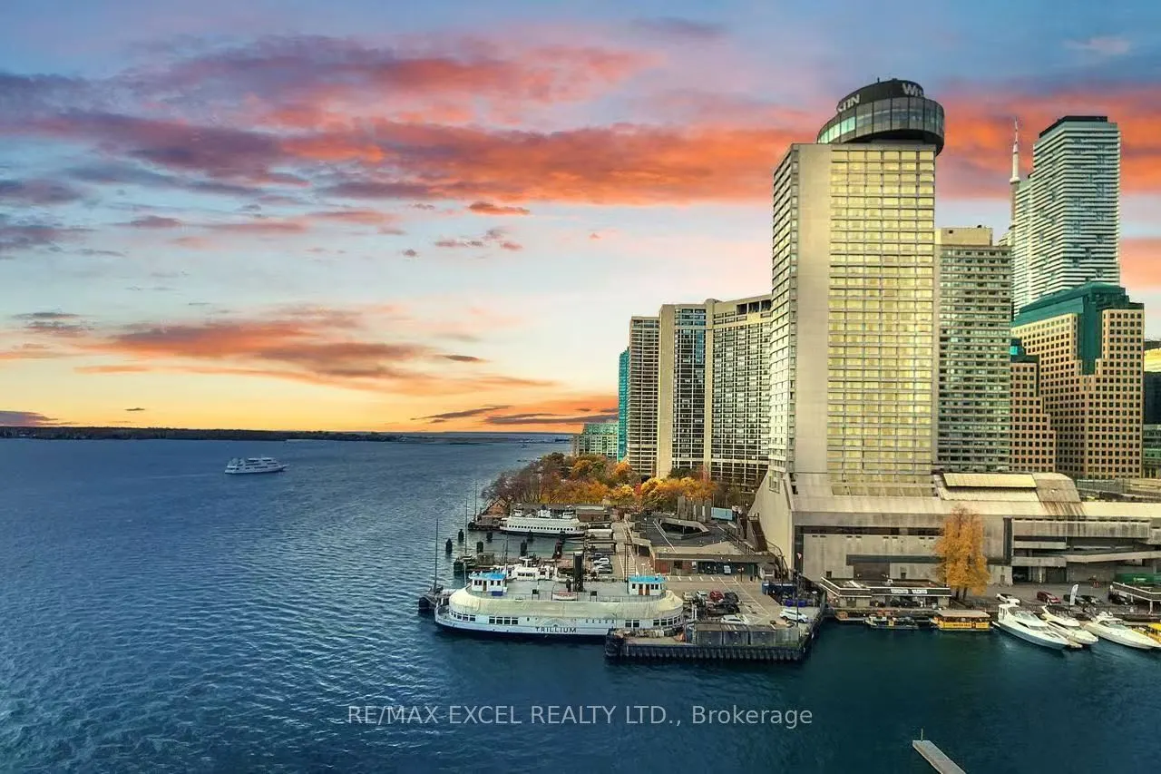 29 Queens Quay E, #Th127