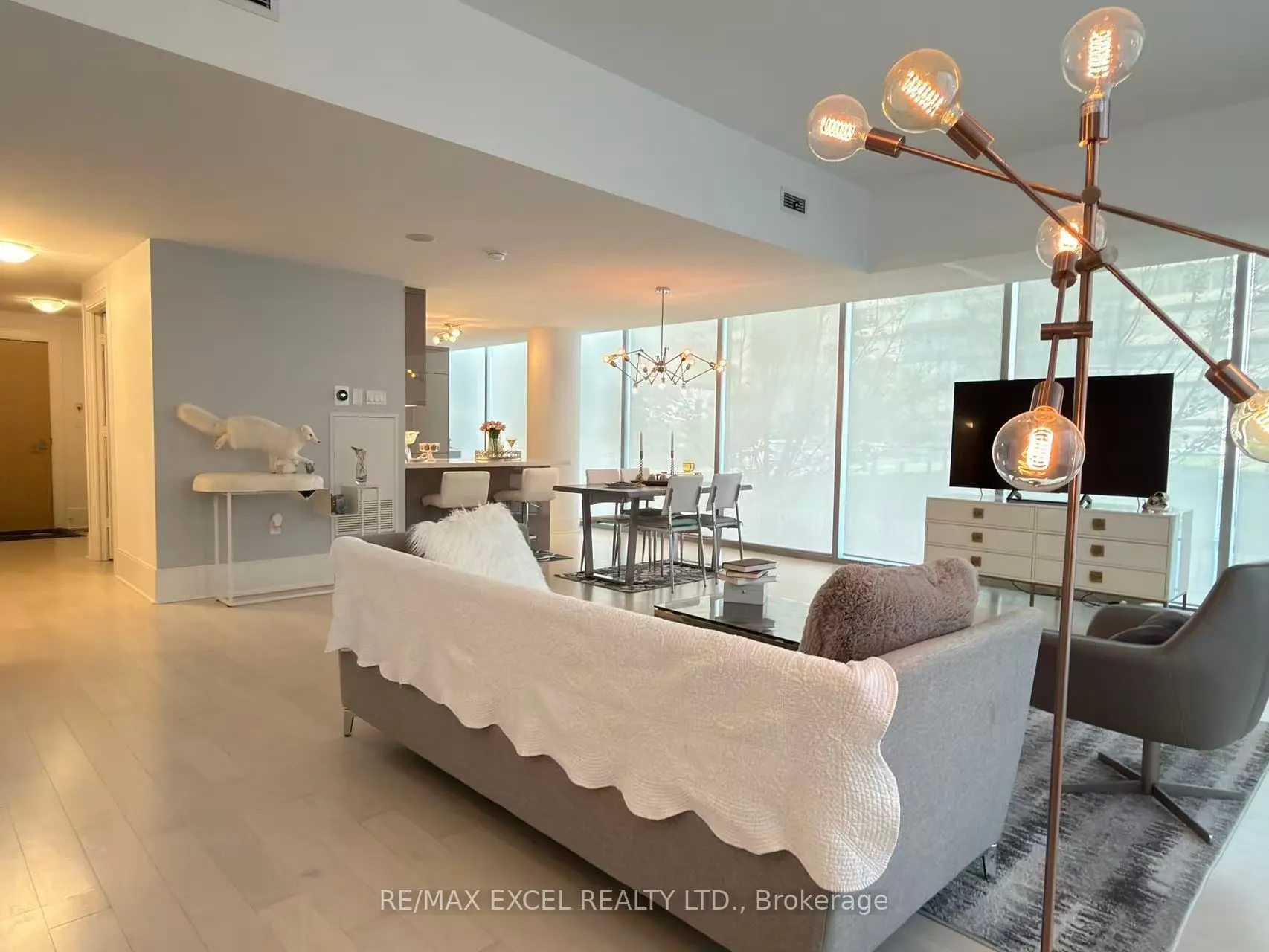 29 Queens Quay E, #Th127