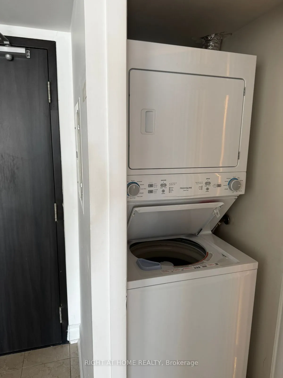 210 Victoria Street, #3605