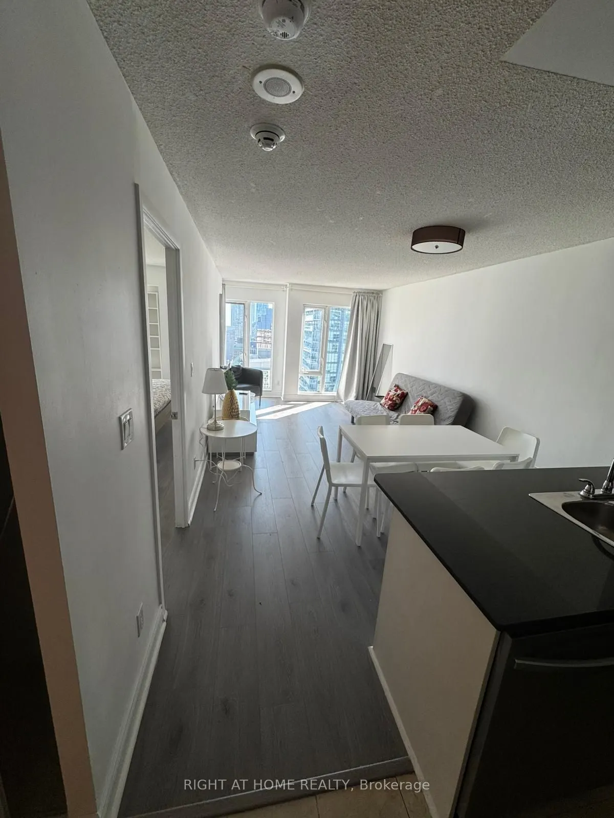 210 Victoria Street, #3605