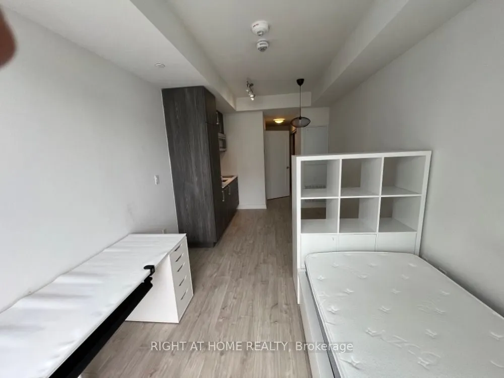 27 Bathurst Street, #1715W