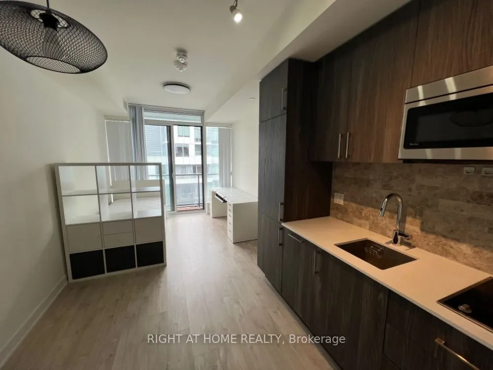 27 Bathurst Street, #1715W