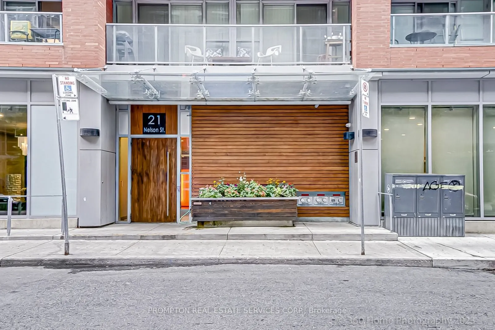 21 Nelson Street, #923