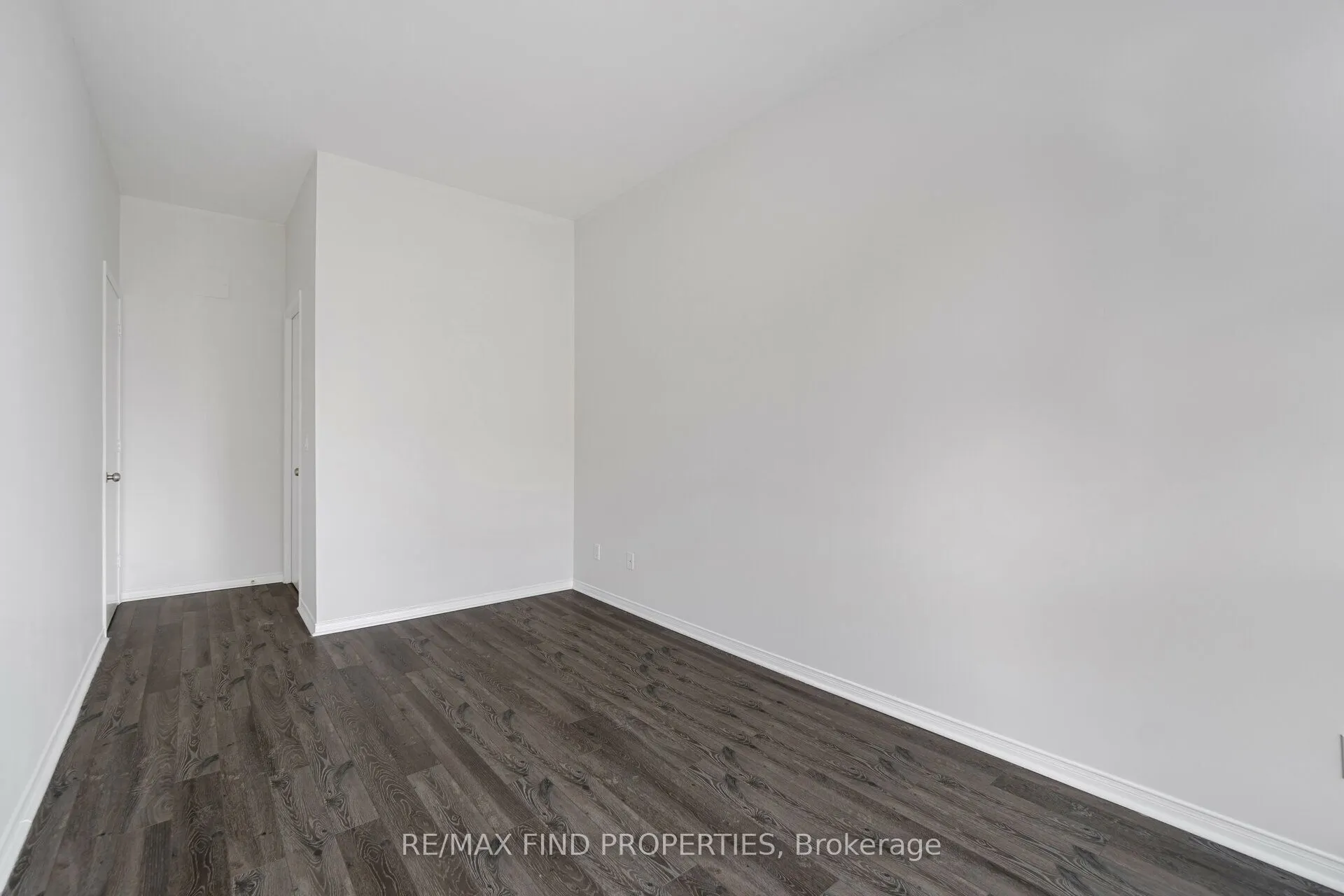 7 King Street E, #1415