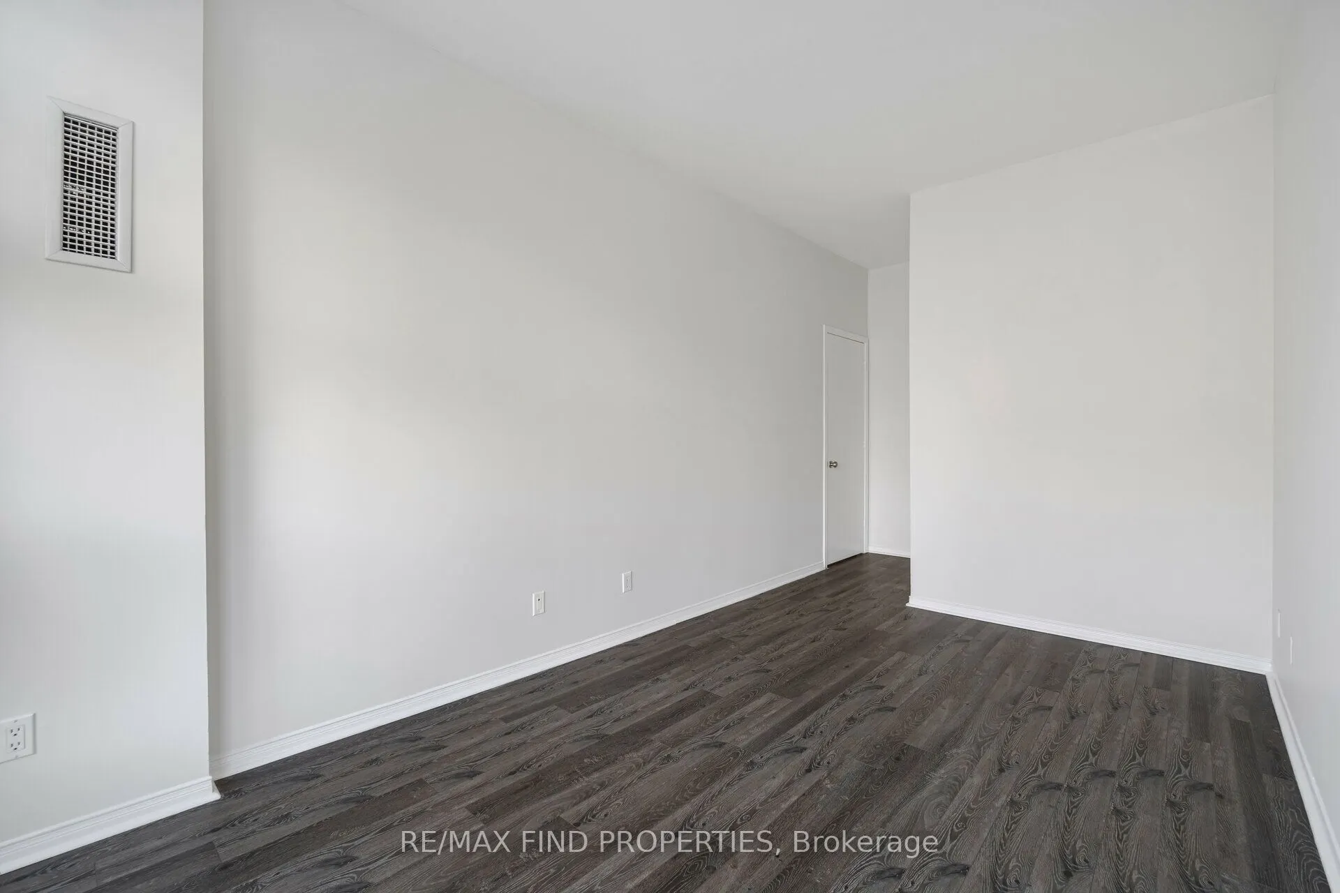 7 King Street E, #1415