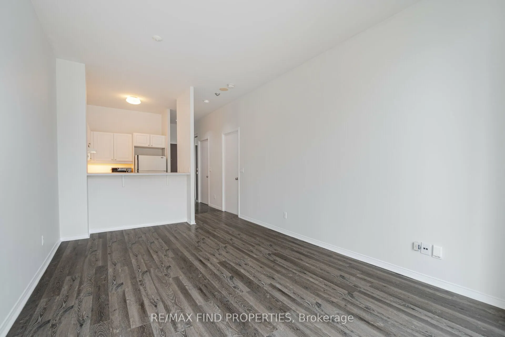 7 King Street E, #1415