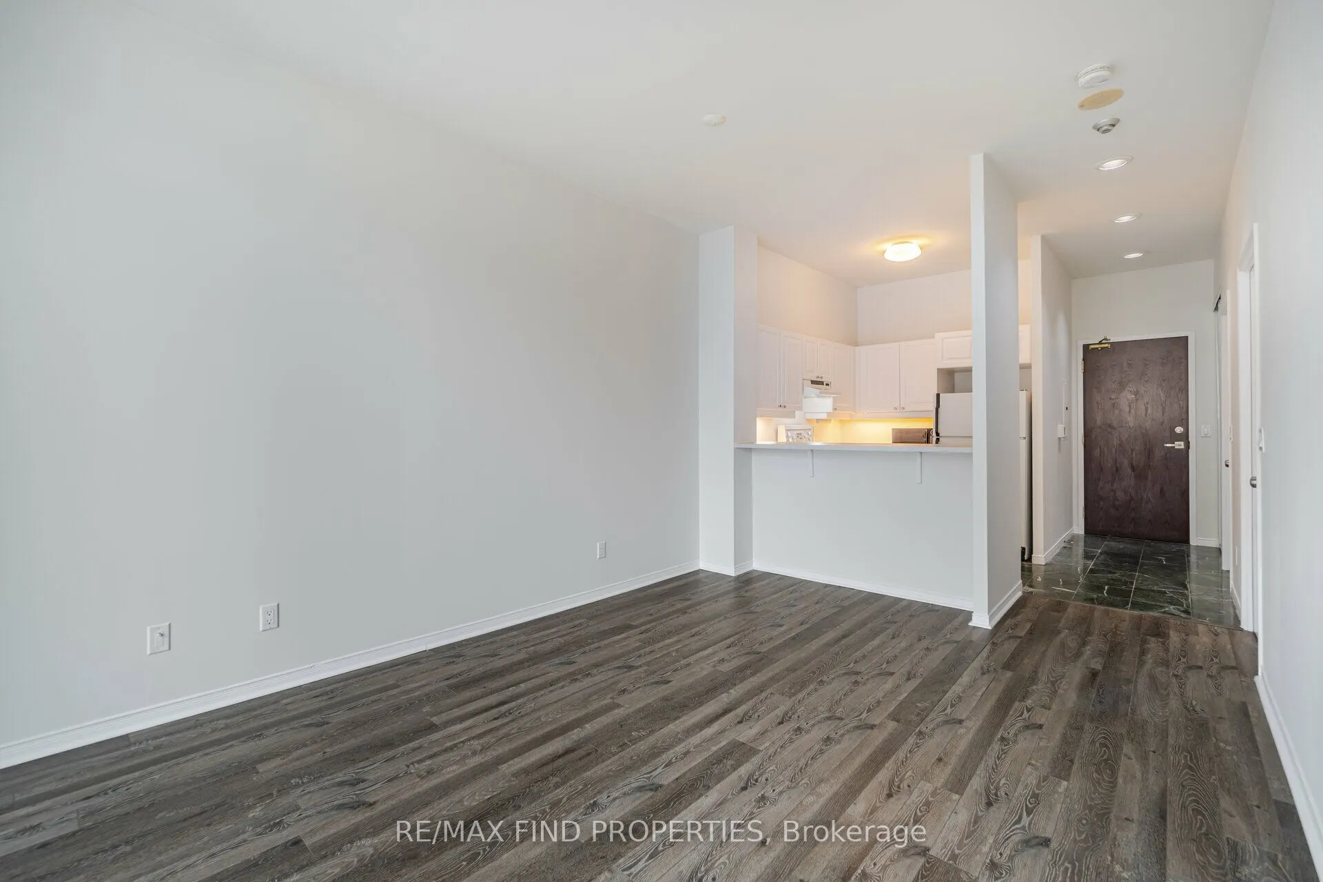 7 King Street E, #1415