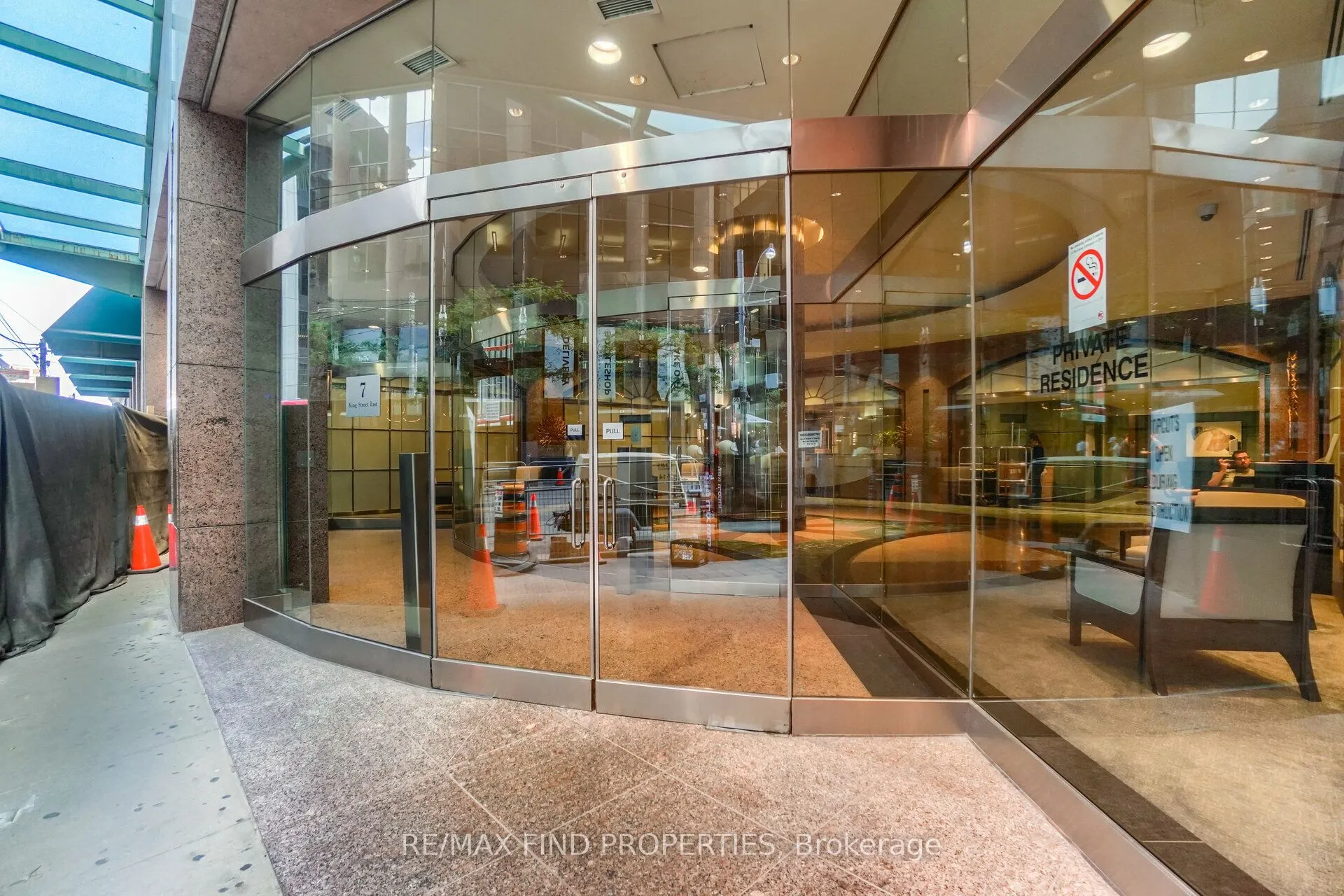 7 King Street E, #1415
