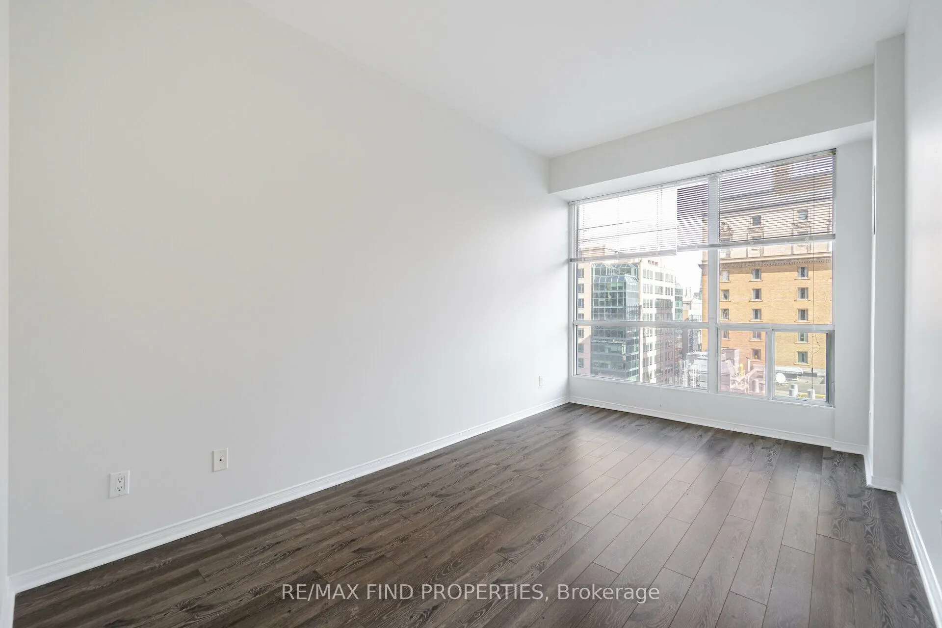 7 King Street E, #1415