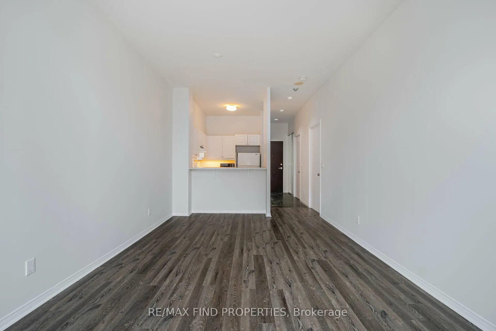 7 King Street E, #1415