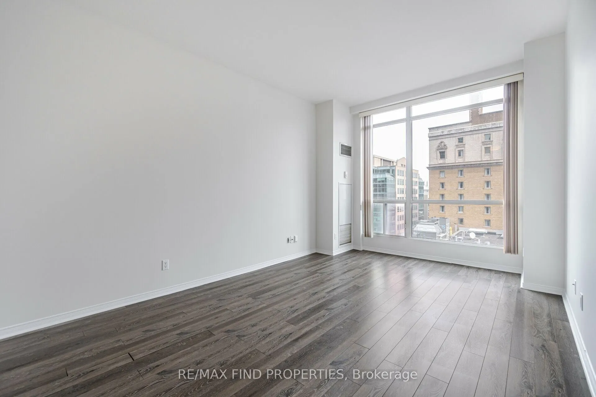 7 King Street E, #1415