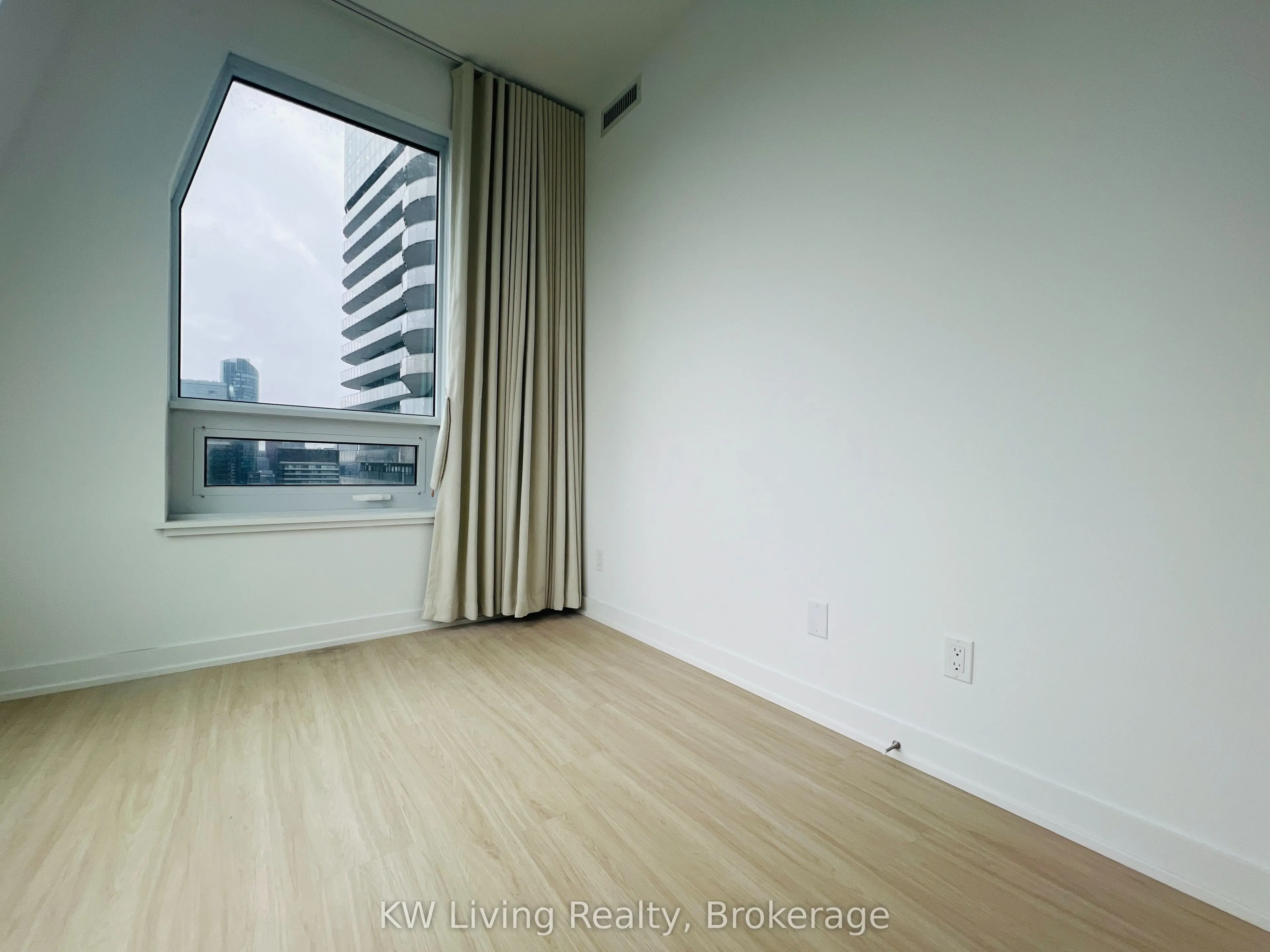 8 Wellesley Street W, #5909