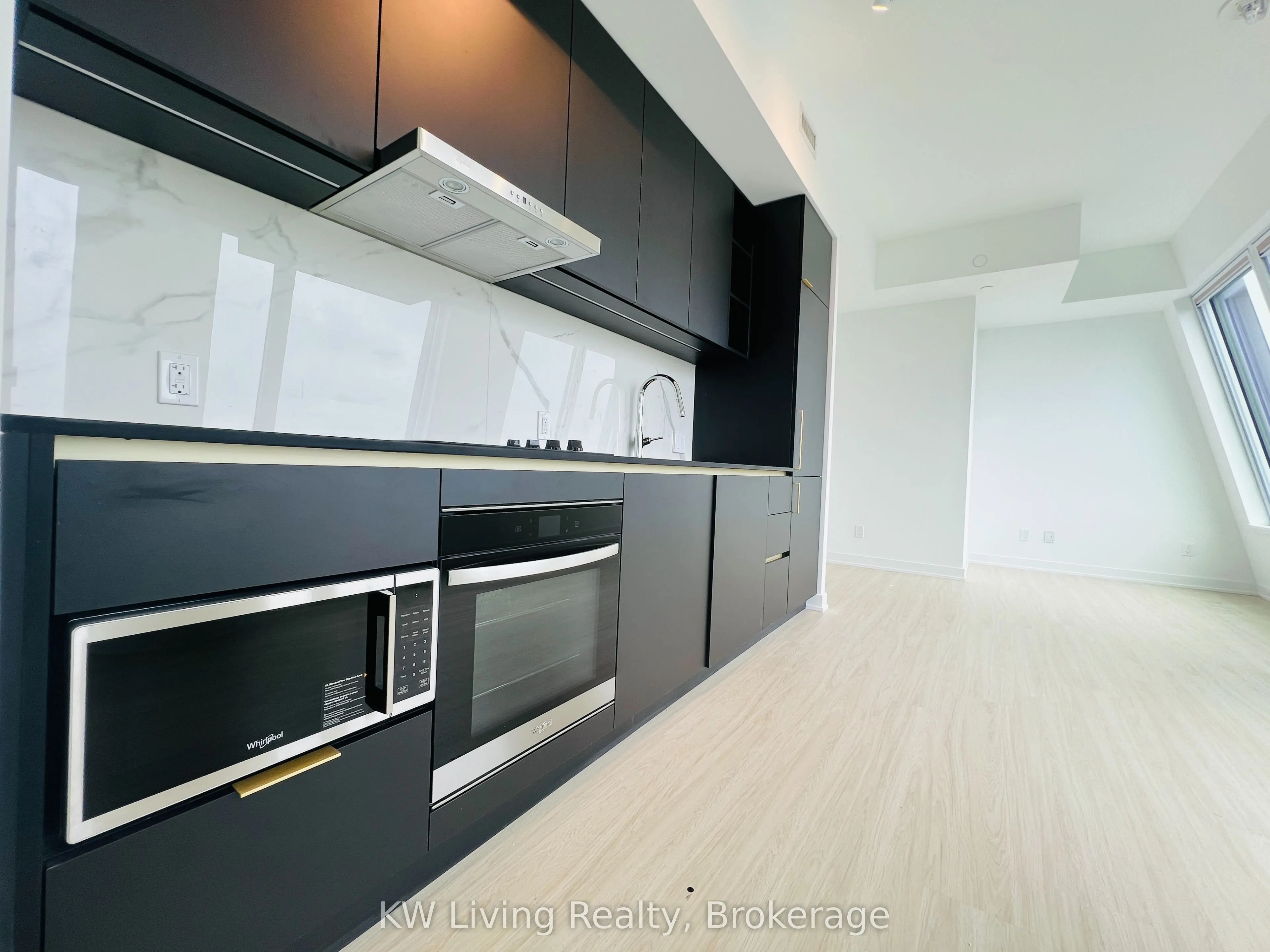 8 Wellesley Street W, #5909