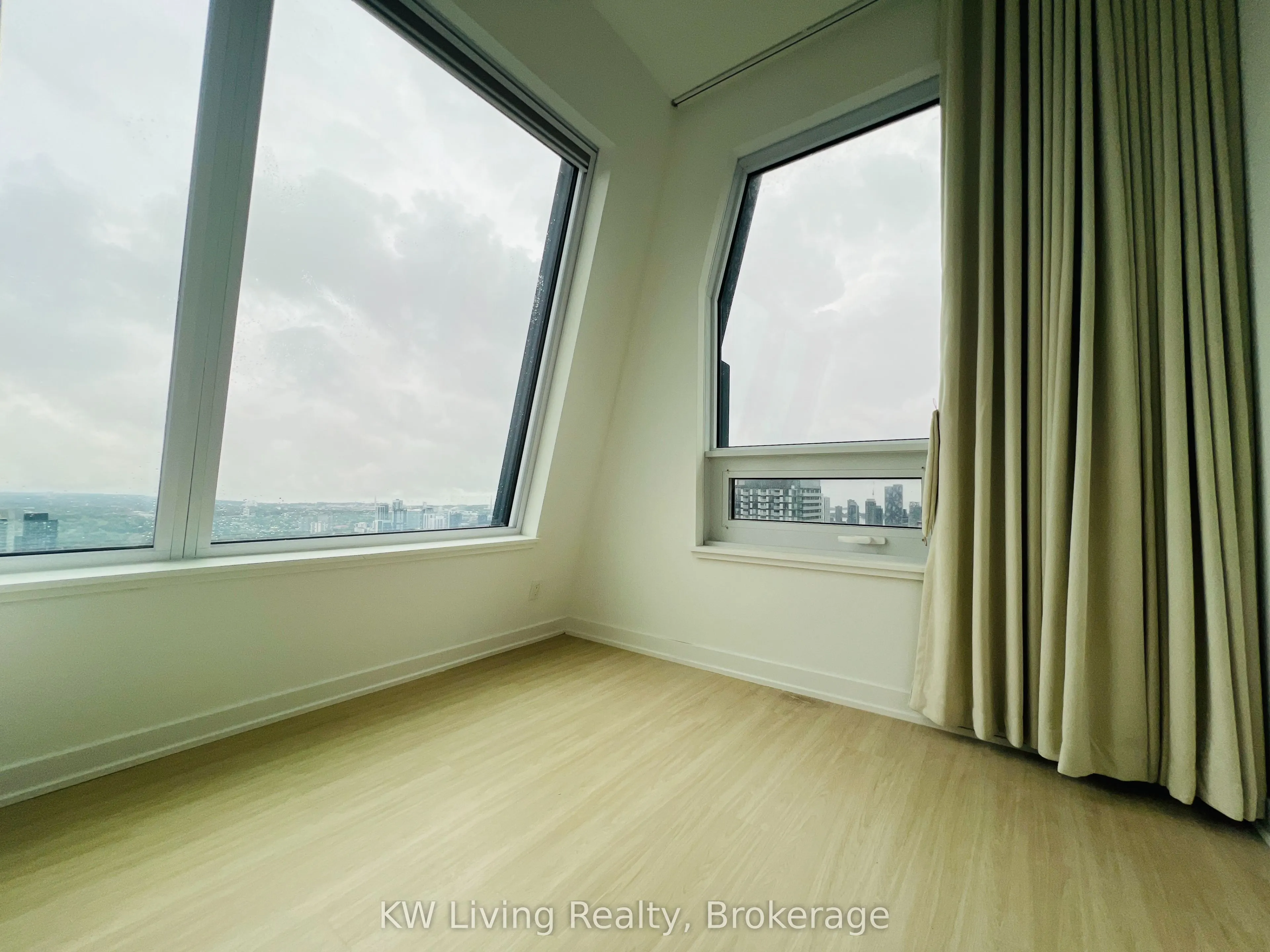 8 Wellesley Street W, #5909