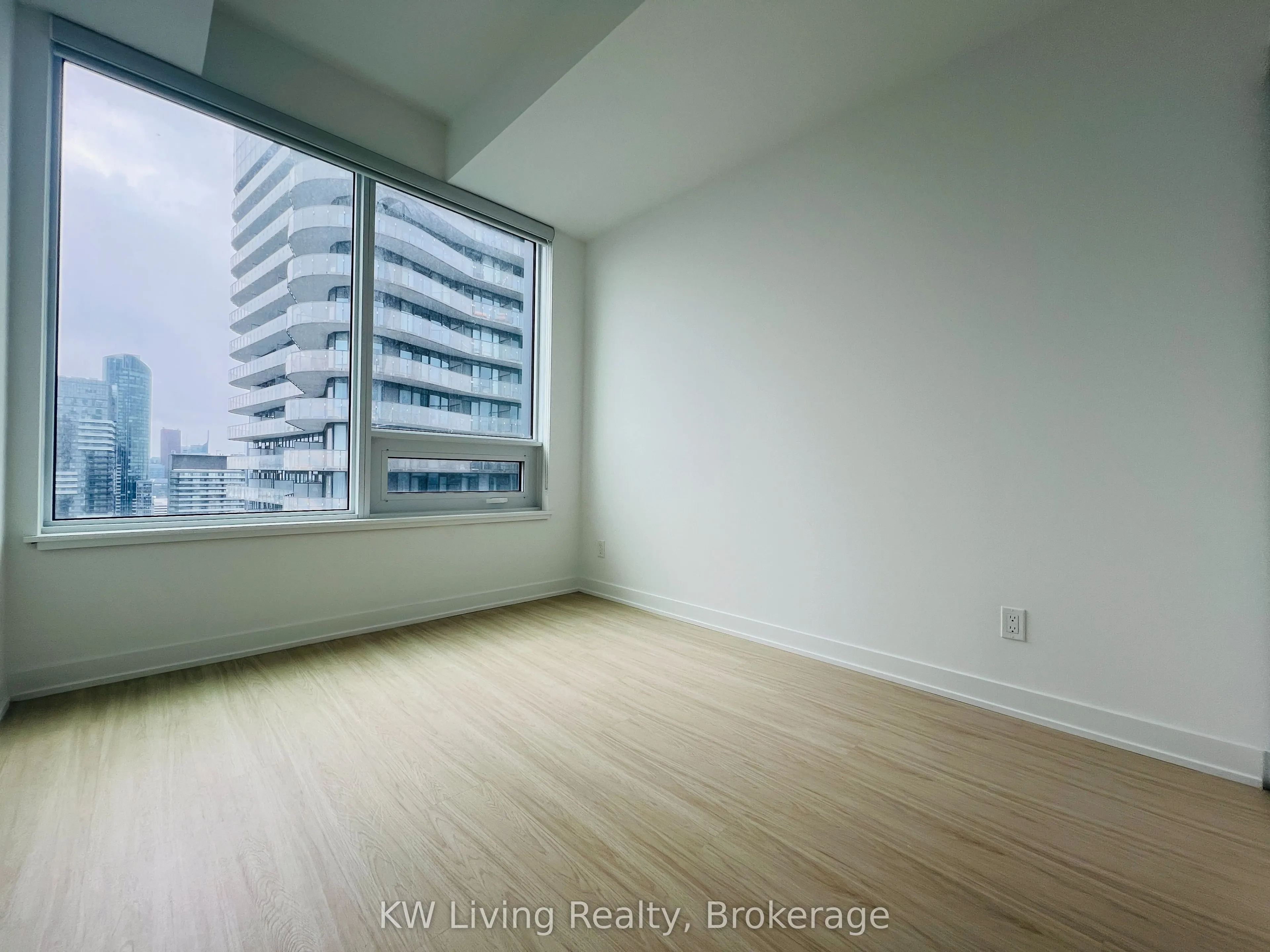 8 Wellesley Street W, #5909