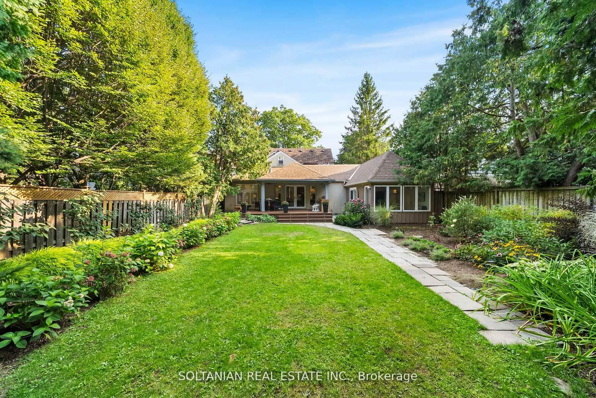 32 Beechwood Avenue