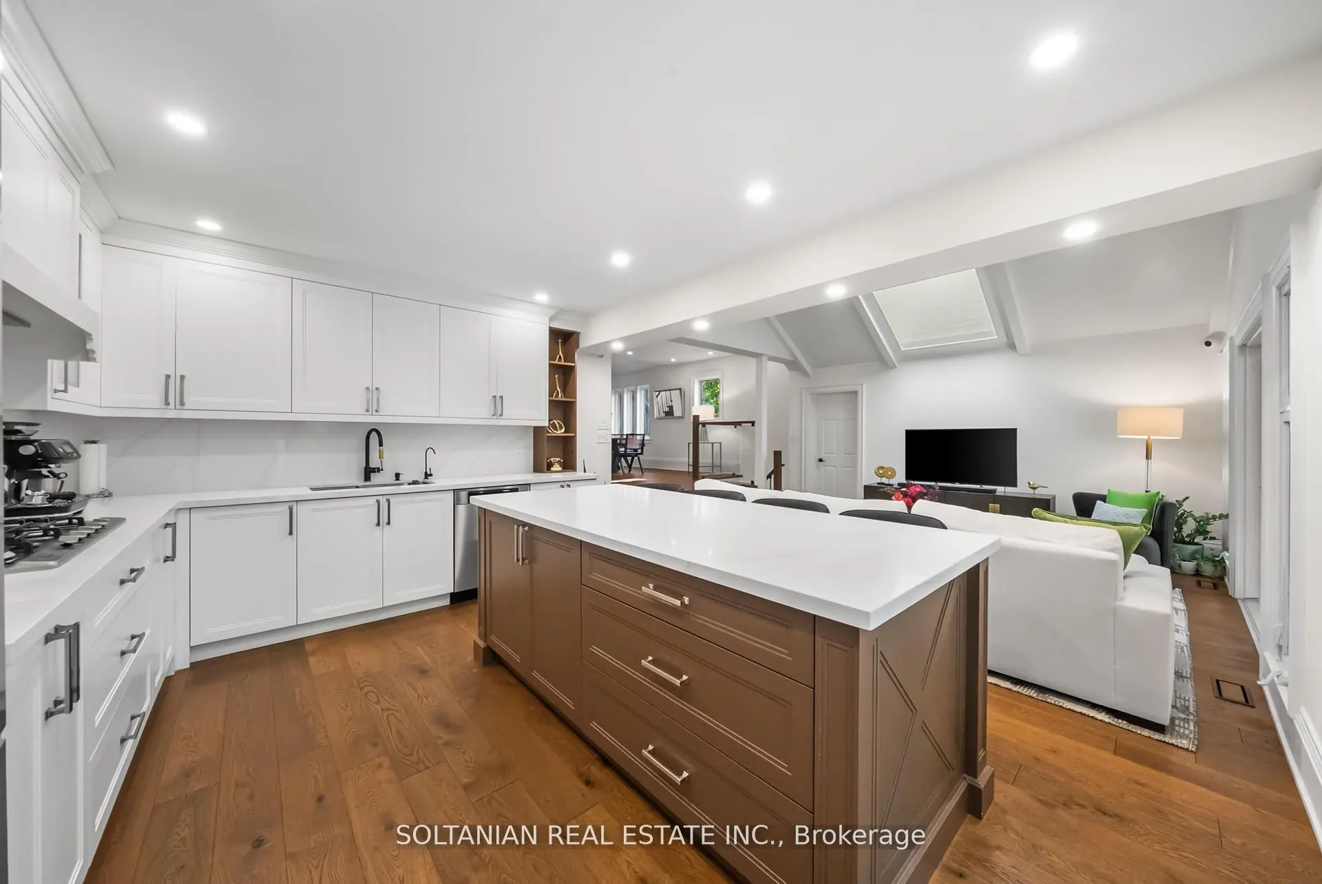 32 Beechwood Avenue