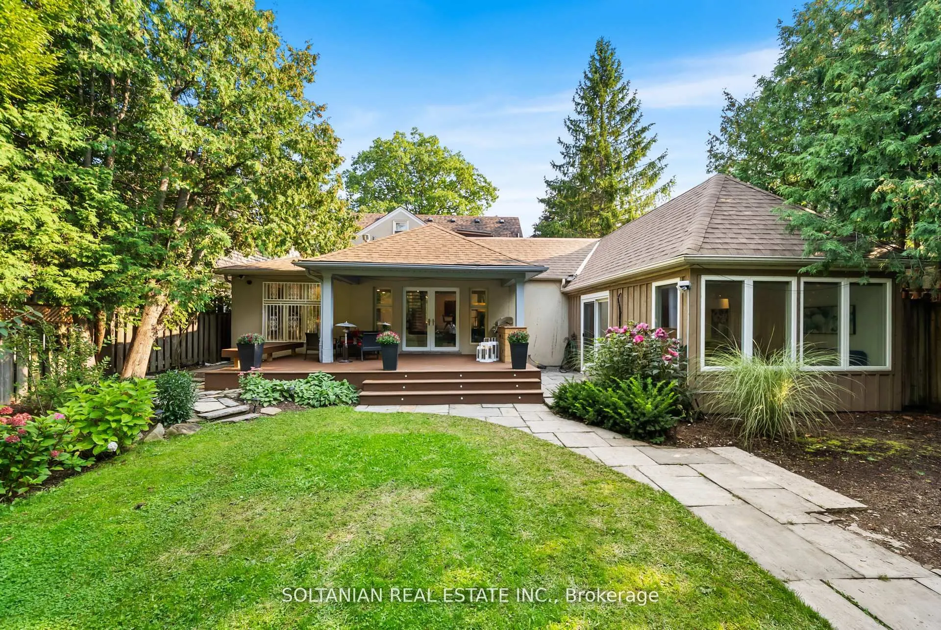 32 Beechwood Avenue