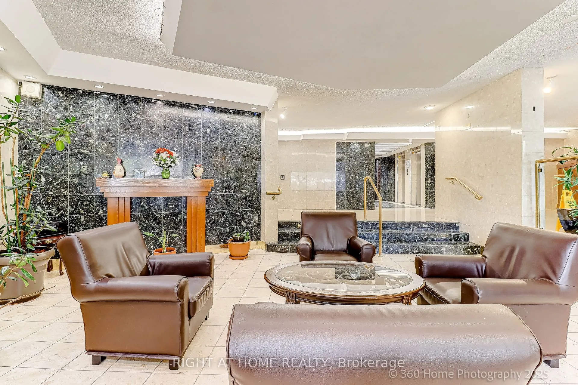 60 PAVANE LINK Way, #1709