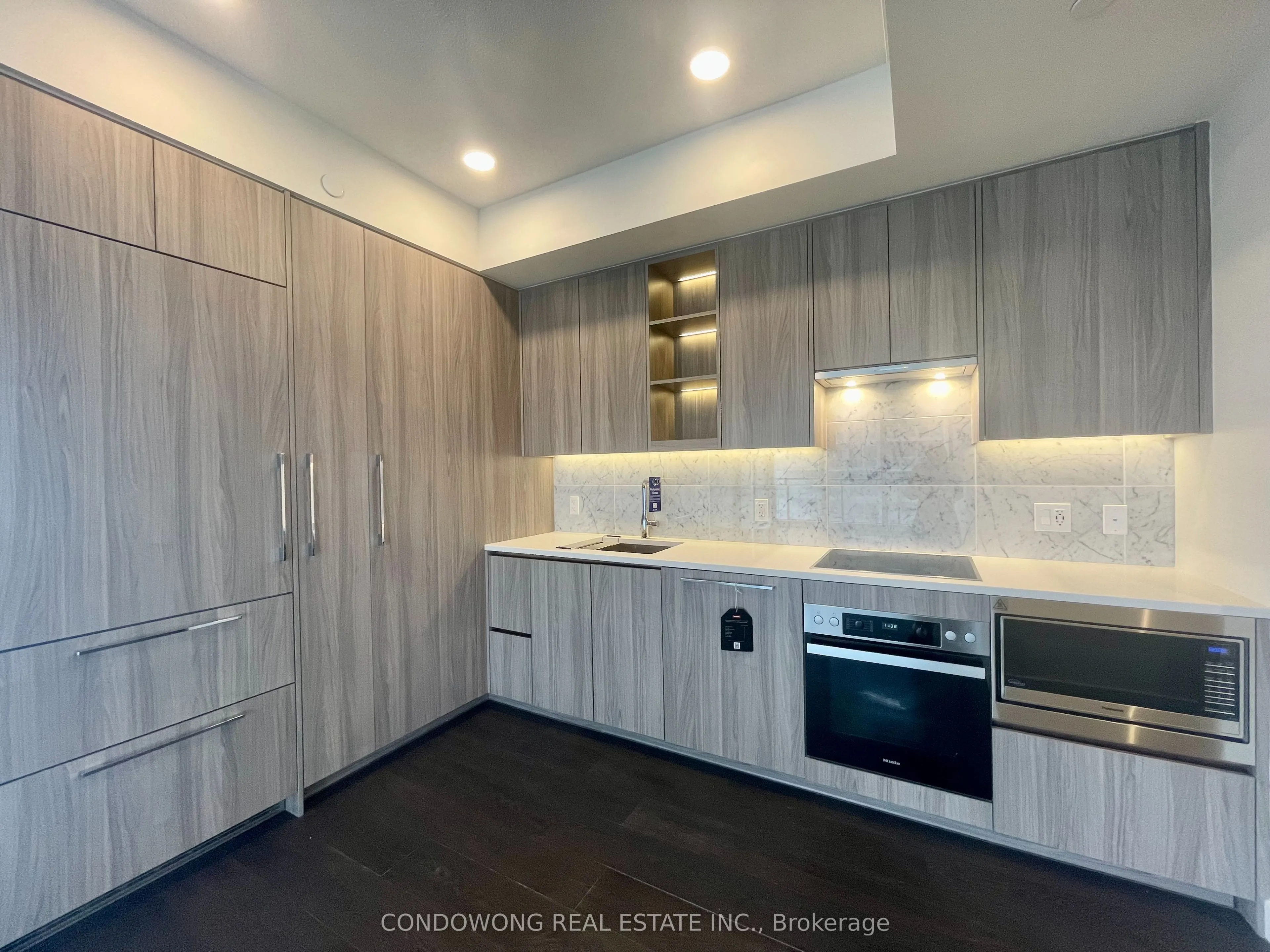 85 Mcmahon Drive, #1809