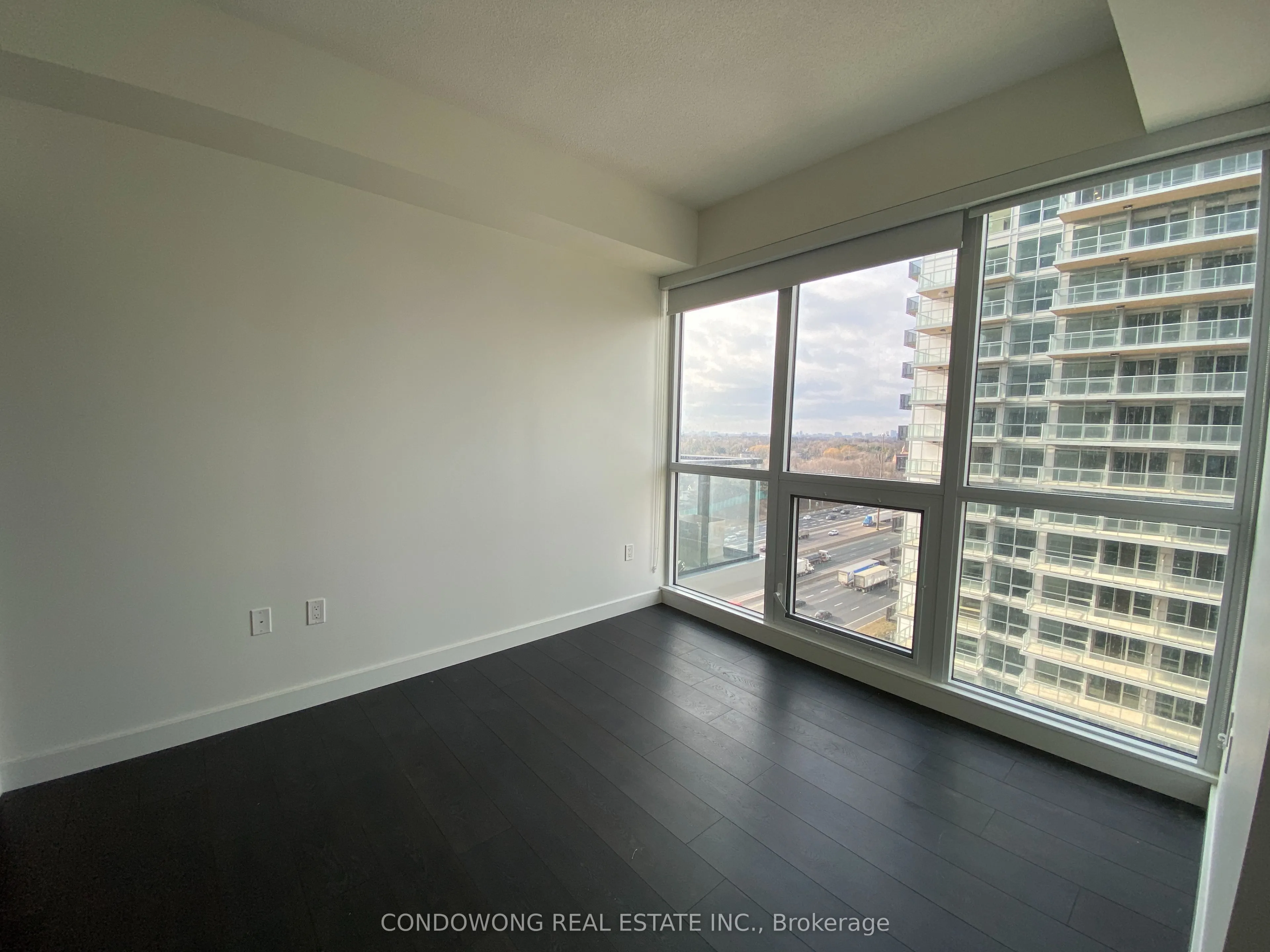 85 Mcmahon Drive, #1809