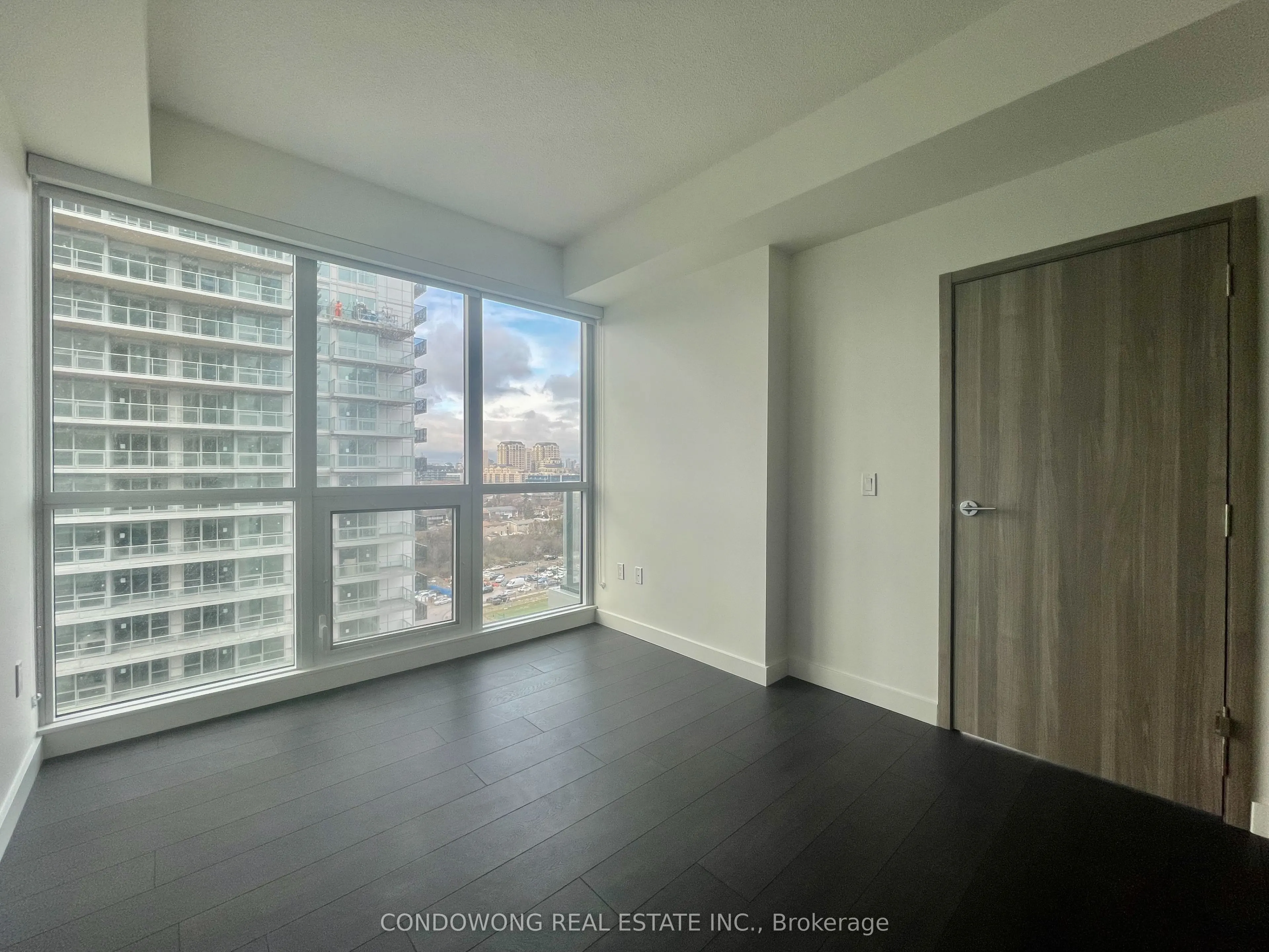 85 Mcmahon Drive, #1809