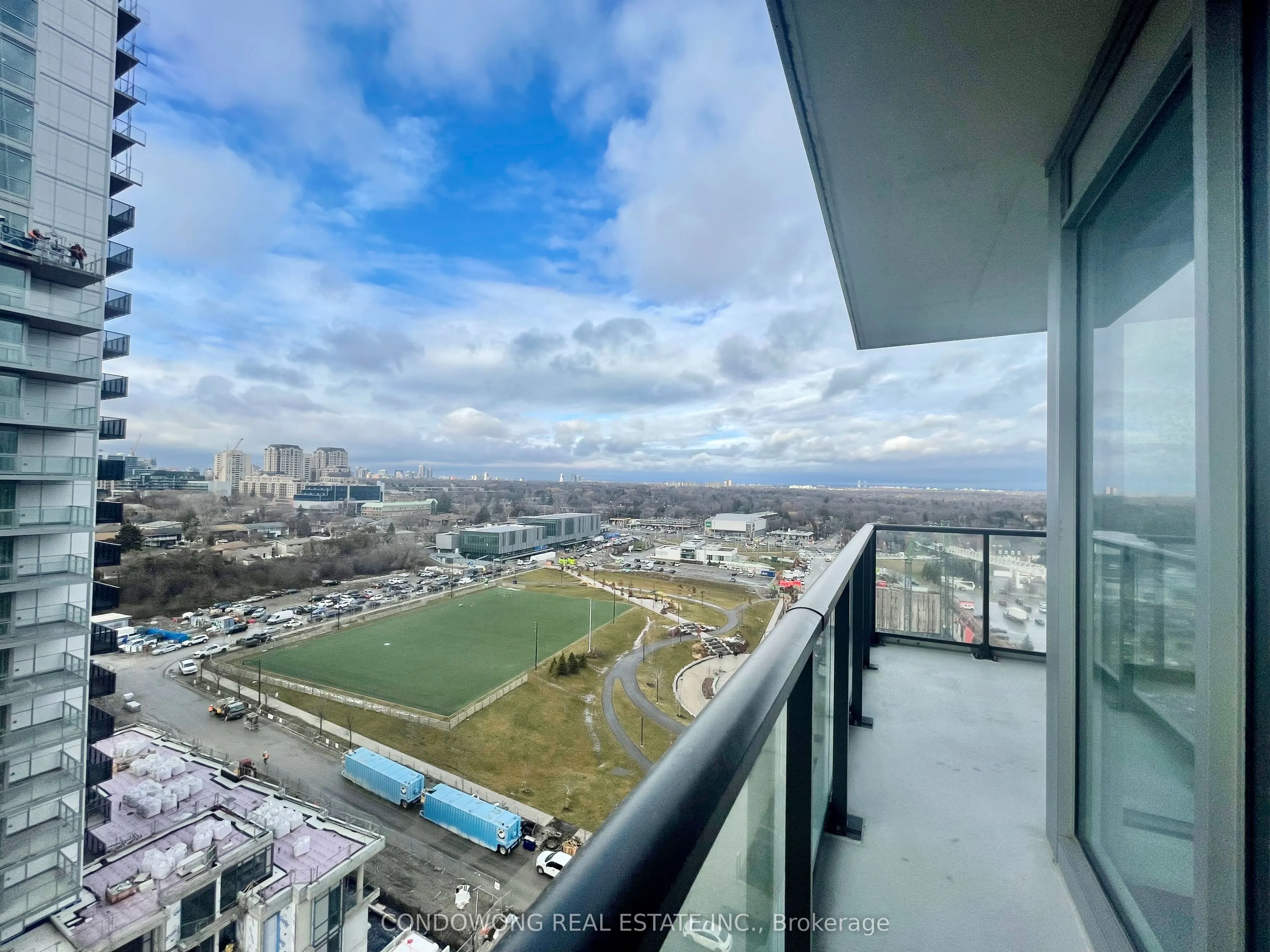 85 Mcmahon Drive, #1809