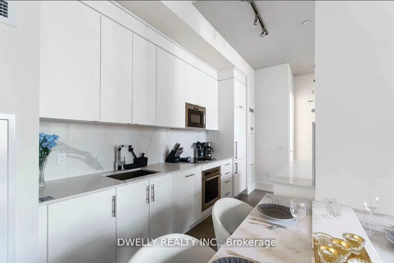 330 Richmond Street W, #2906