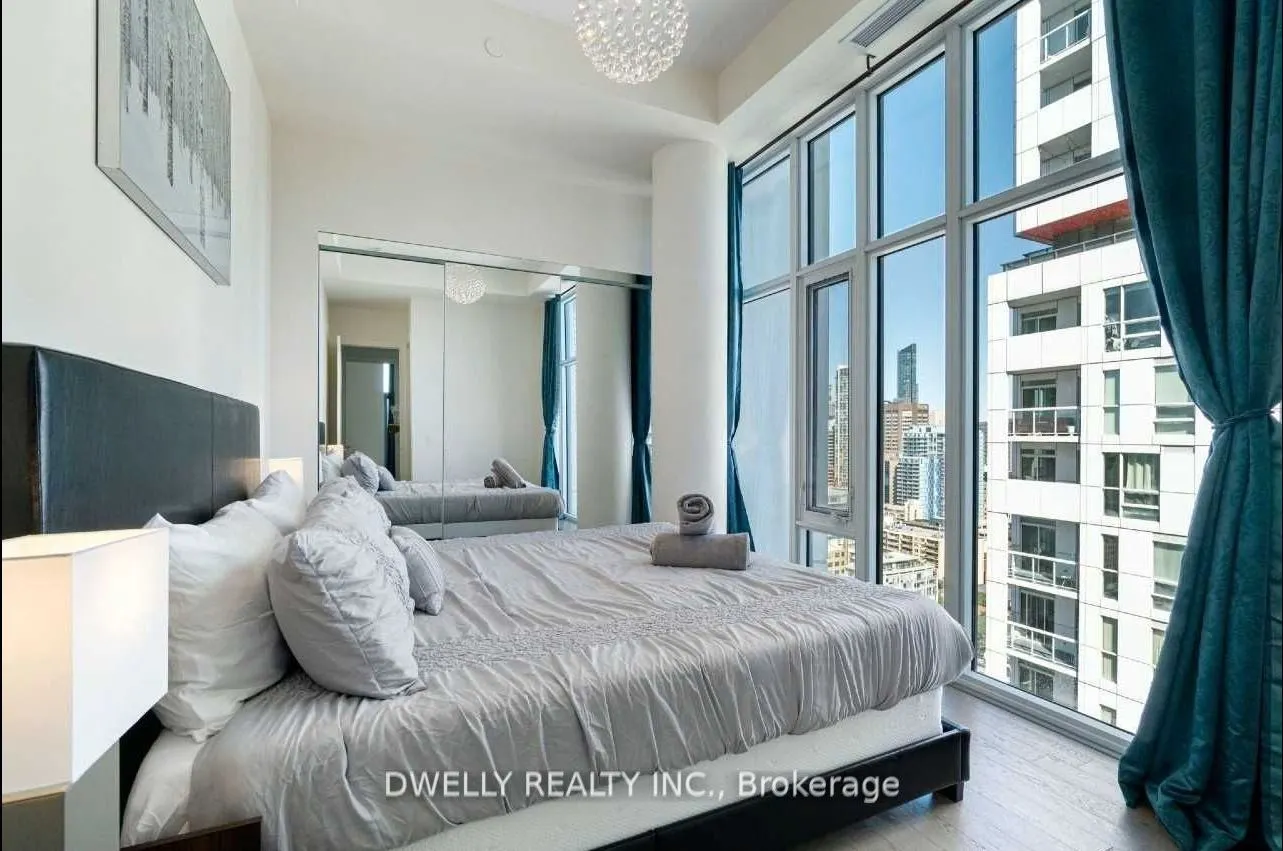 330 Richmond Street W, #2906