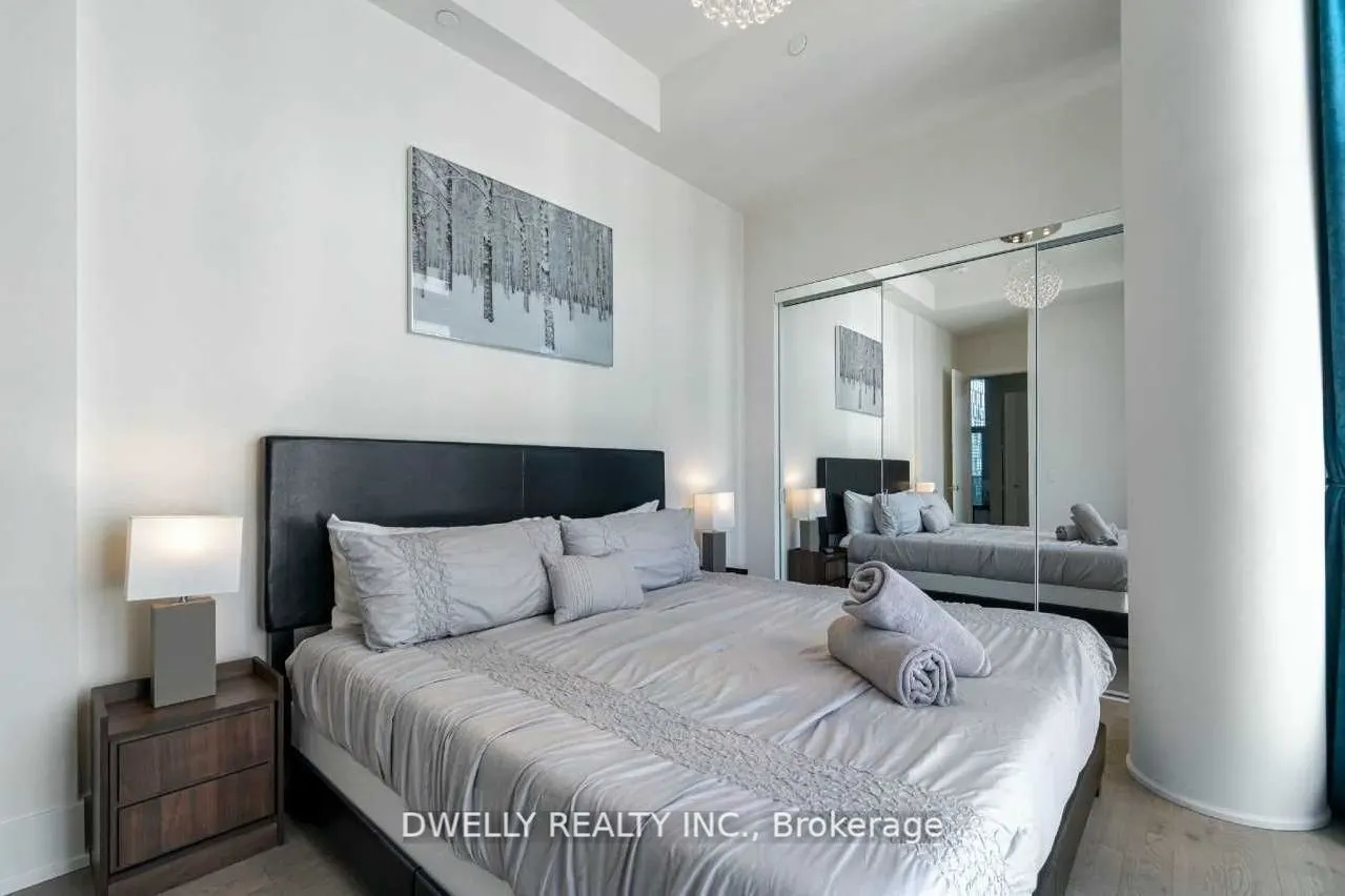 330 Richmond Street W, #2906