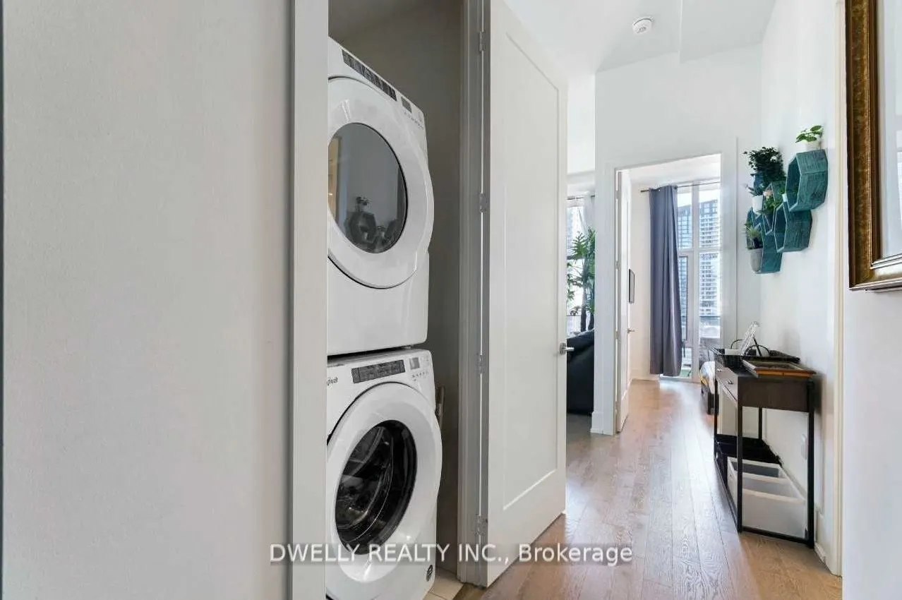 330 Richmond Street W, #2906