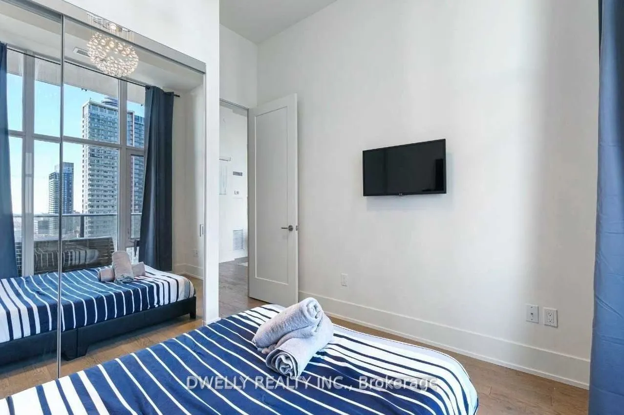 330 Richmond Street W, #2906