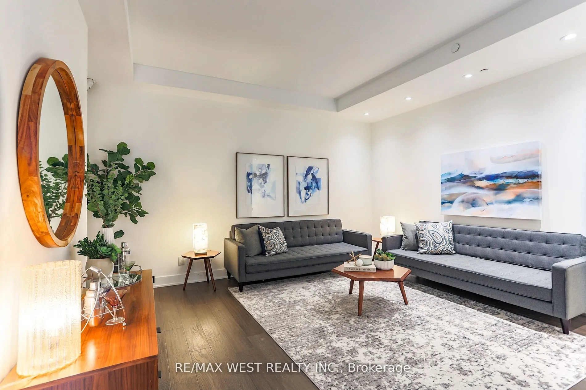 508 Wellington Street W, #TH02