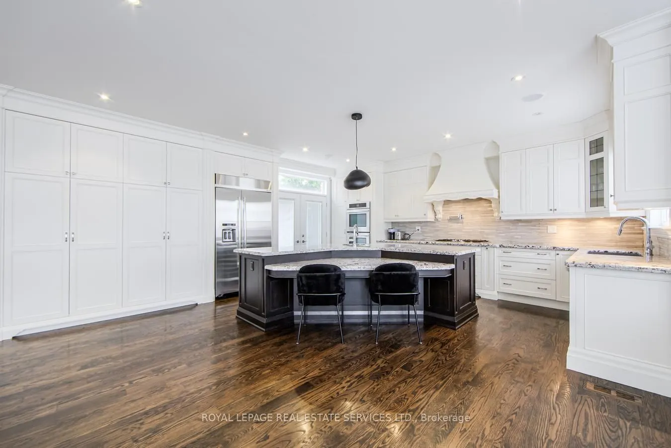 21A Roycrest Avenue