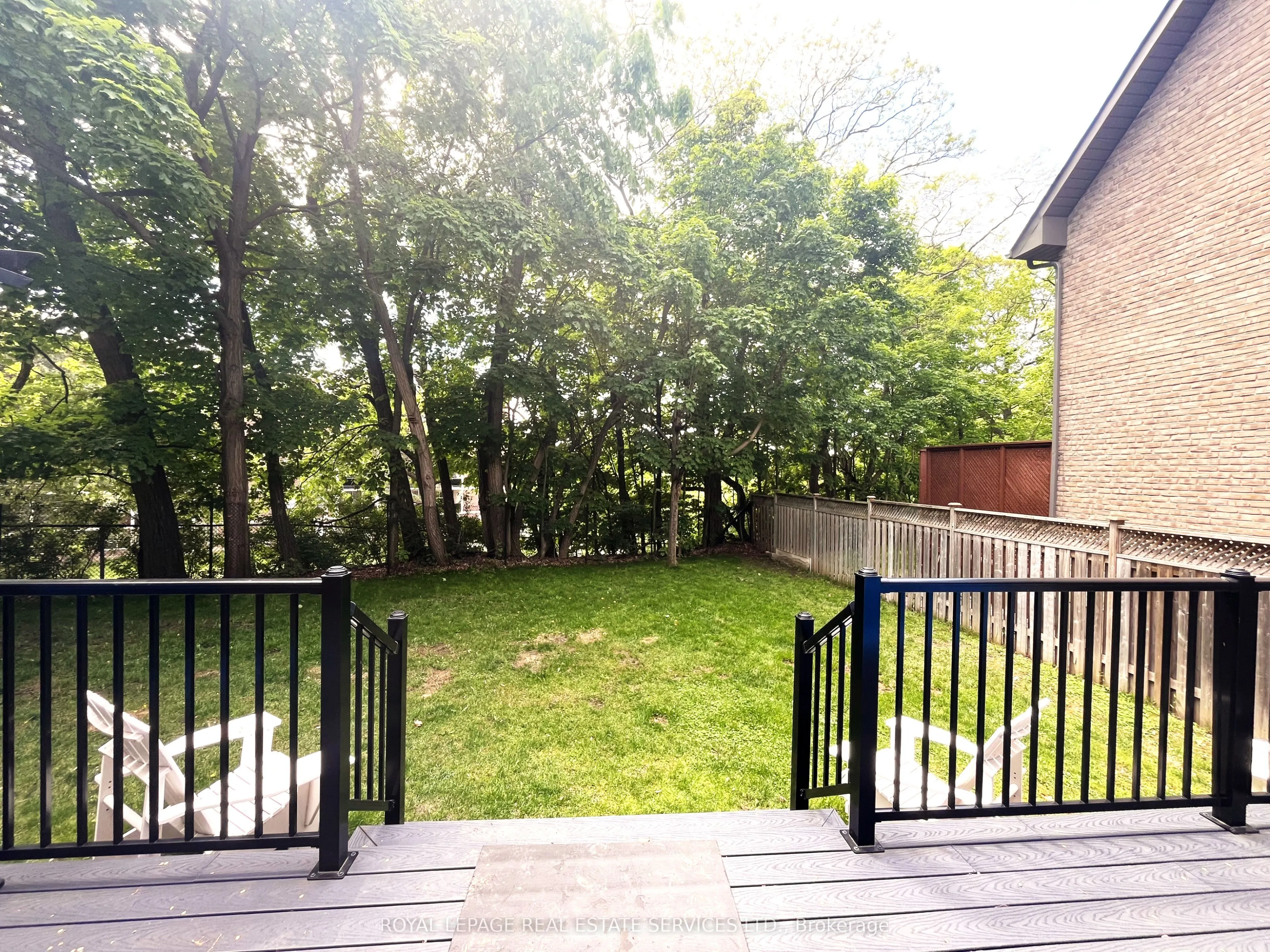 21A Roycrest Avenue