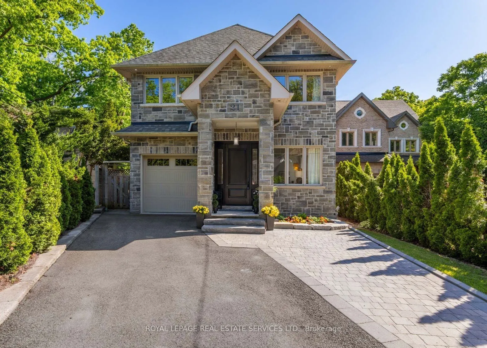 21A Roycrest Avenue