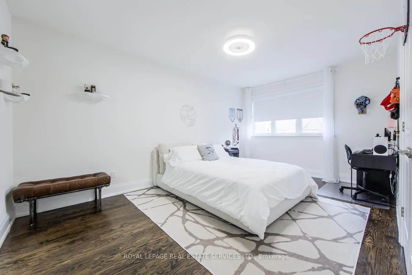 21A Roycrest Avenue