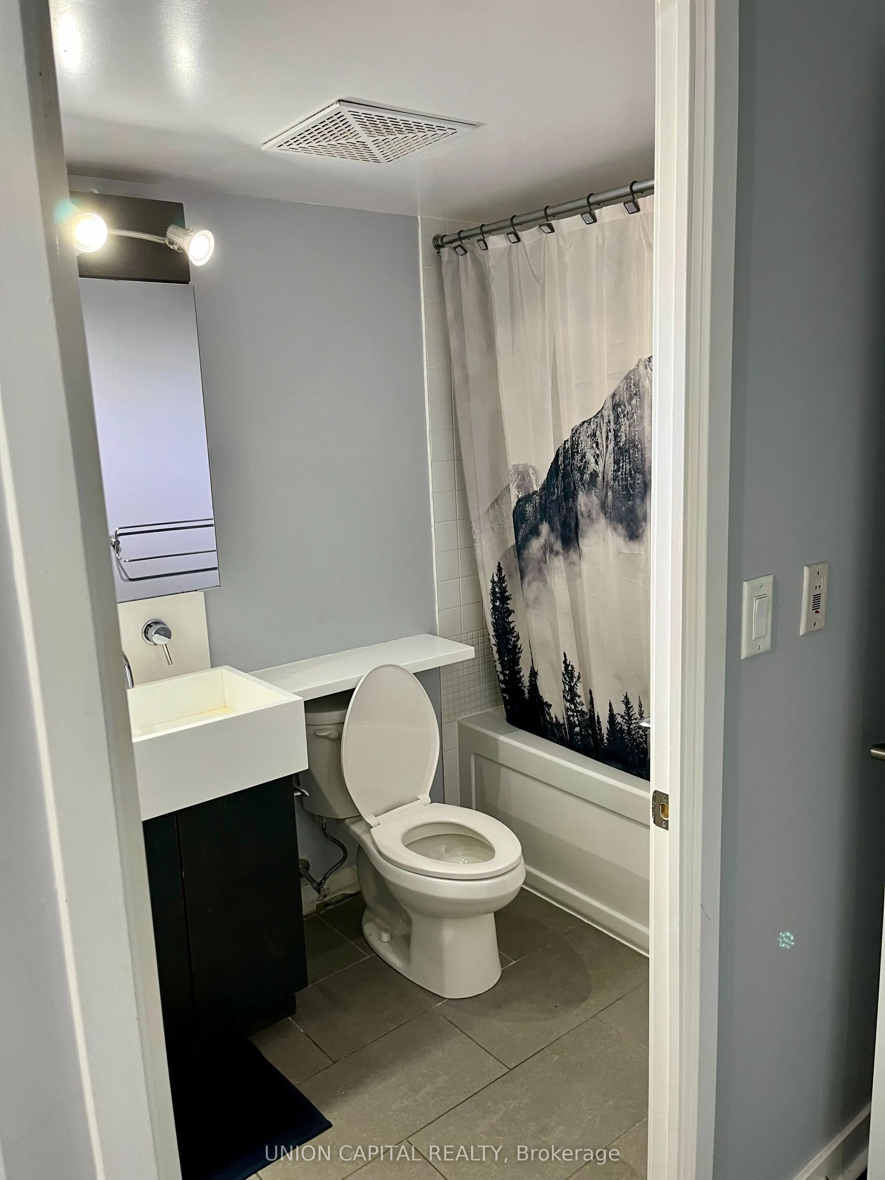 15 Brunel Court, #6