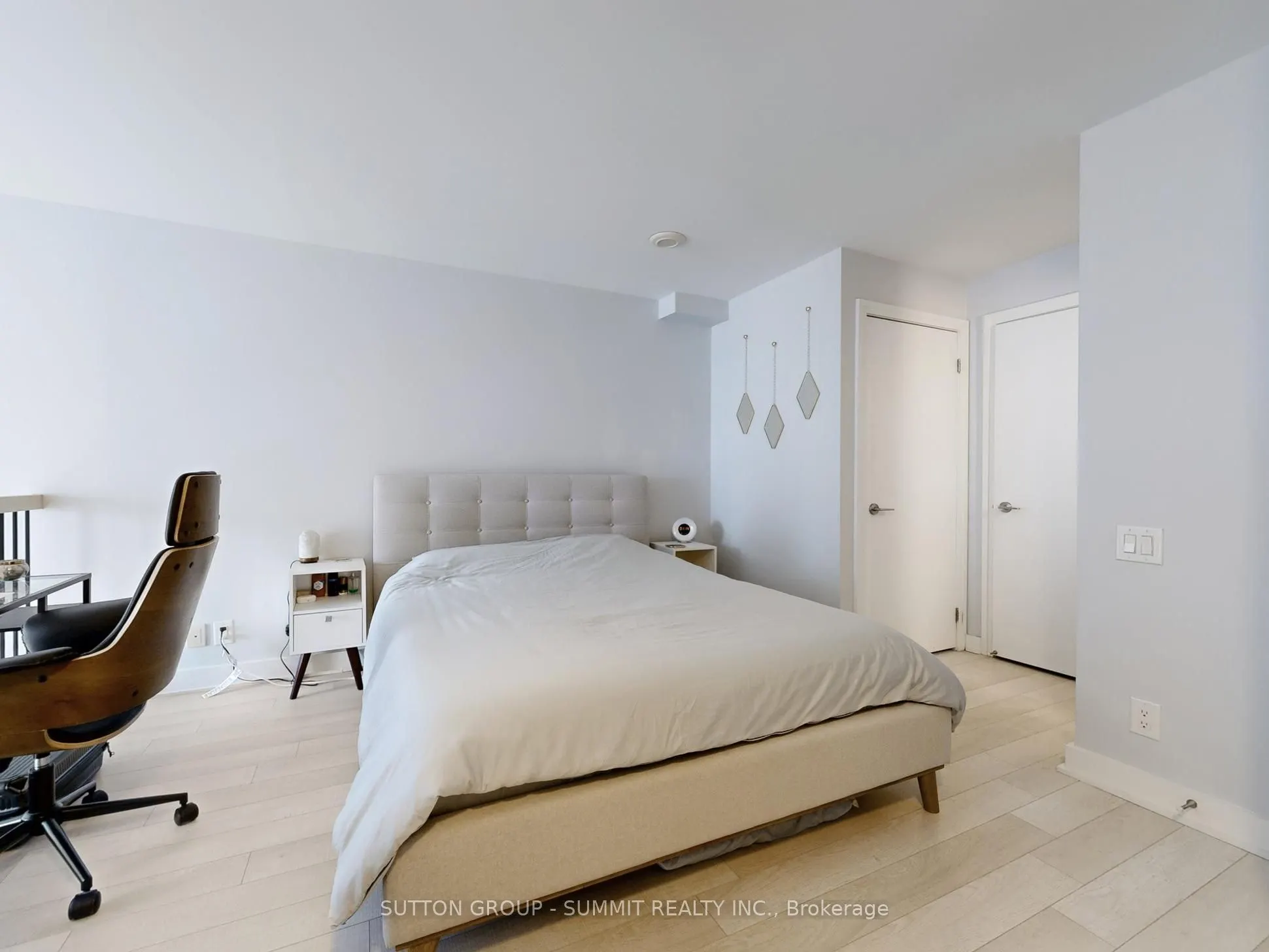 5 Hanna Avenue, #750