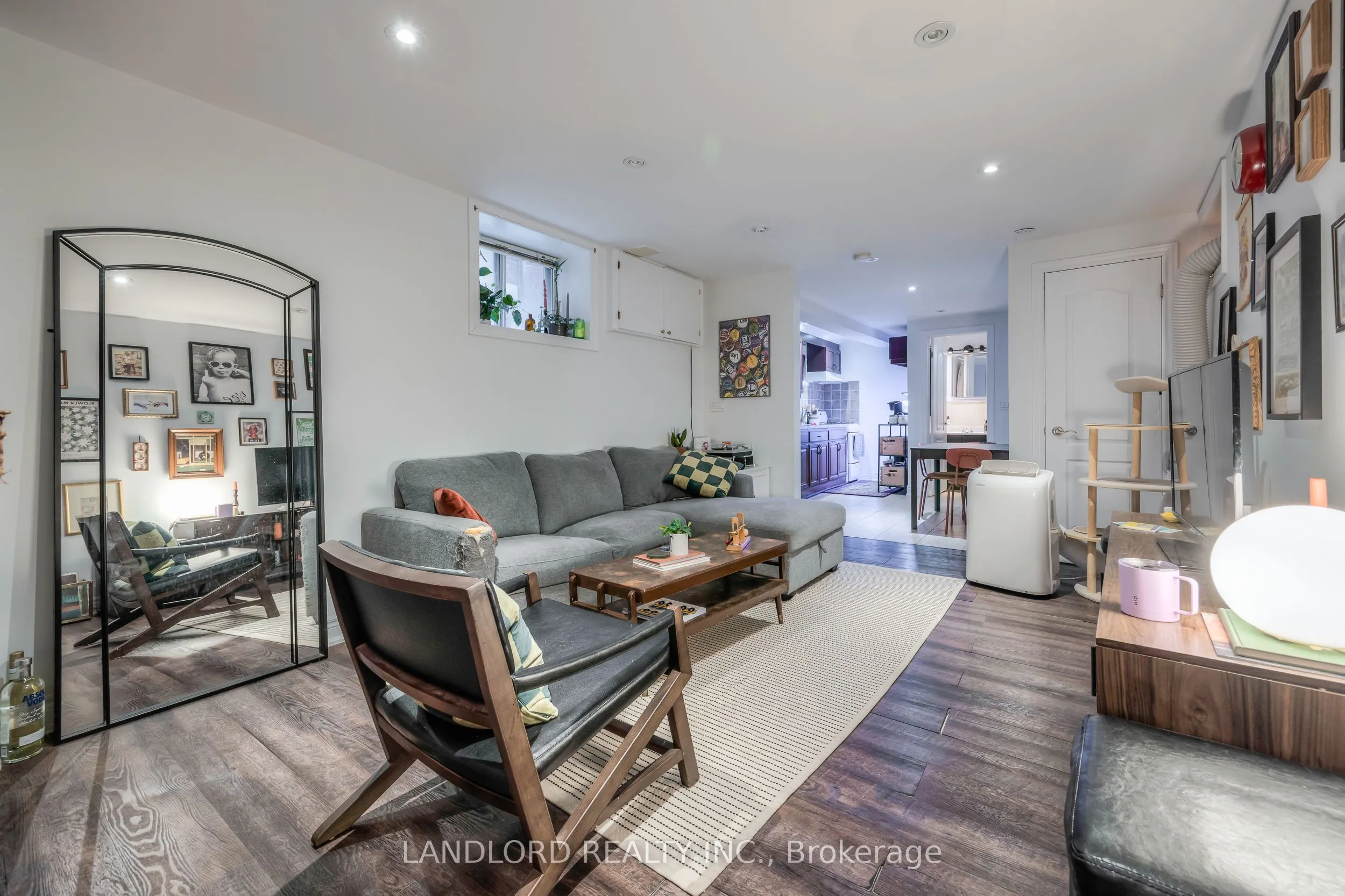 22 Rusholme Park Crescent