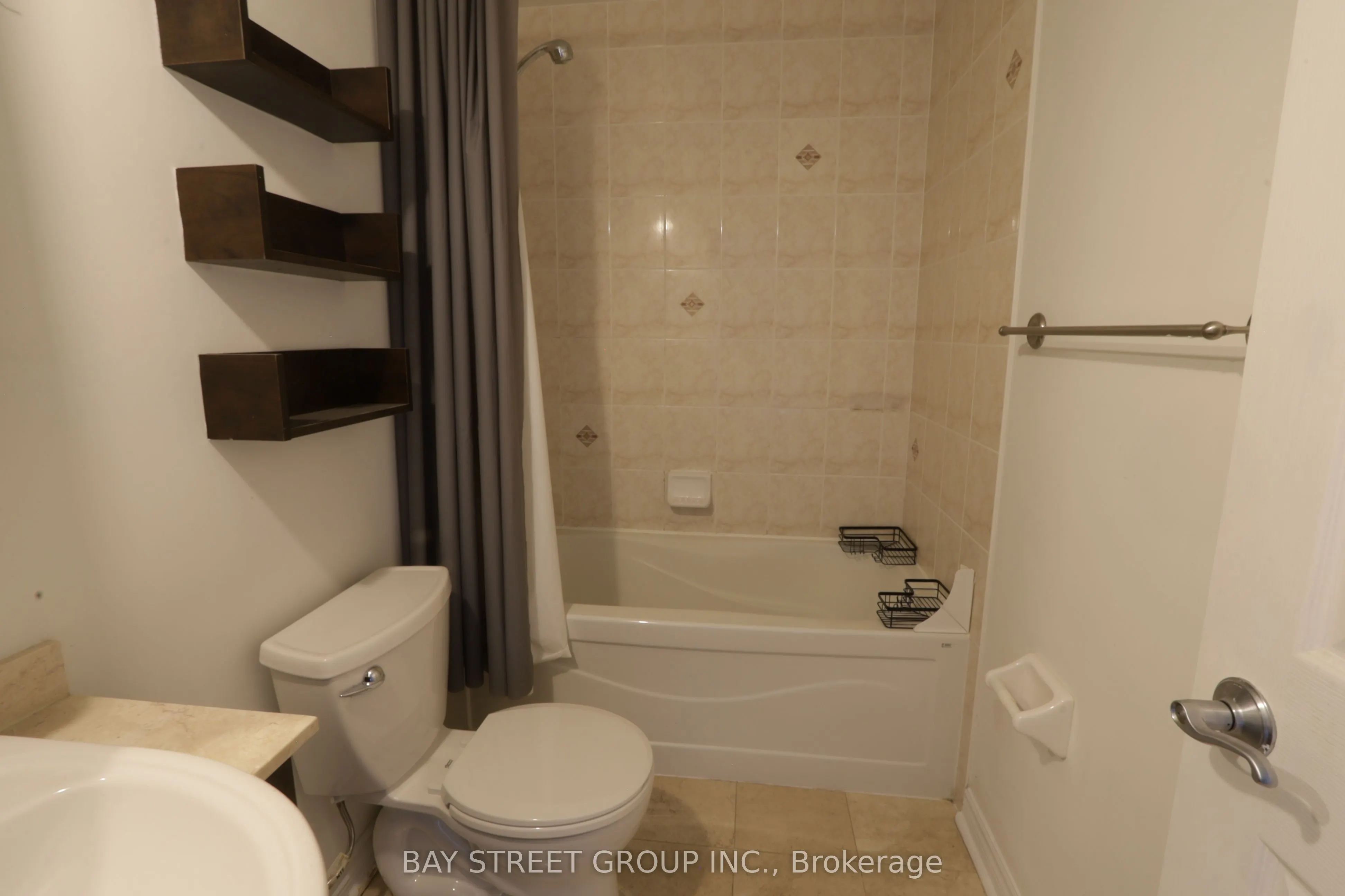 18 Holmes Avenue, #1101