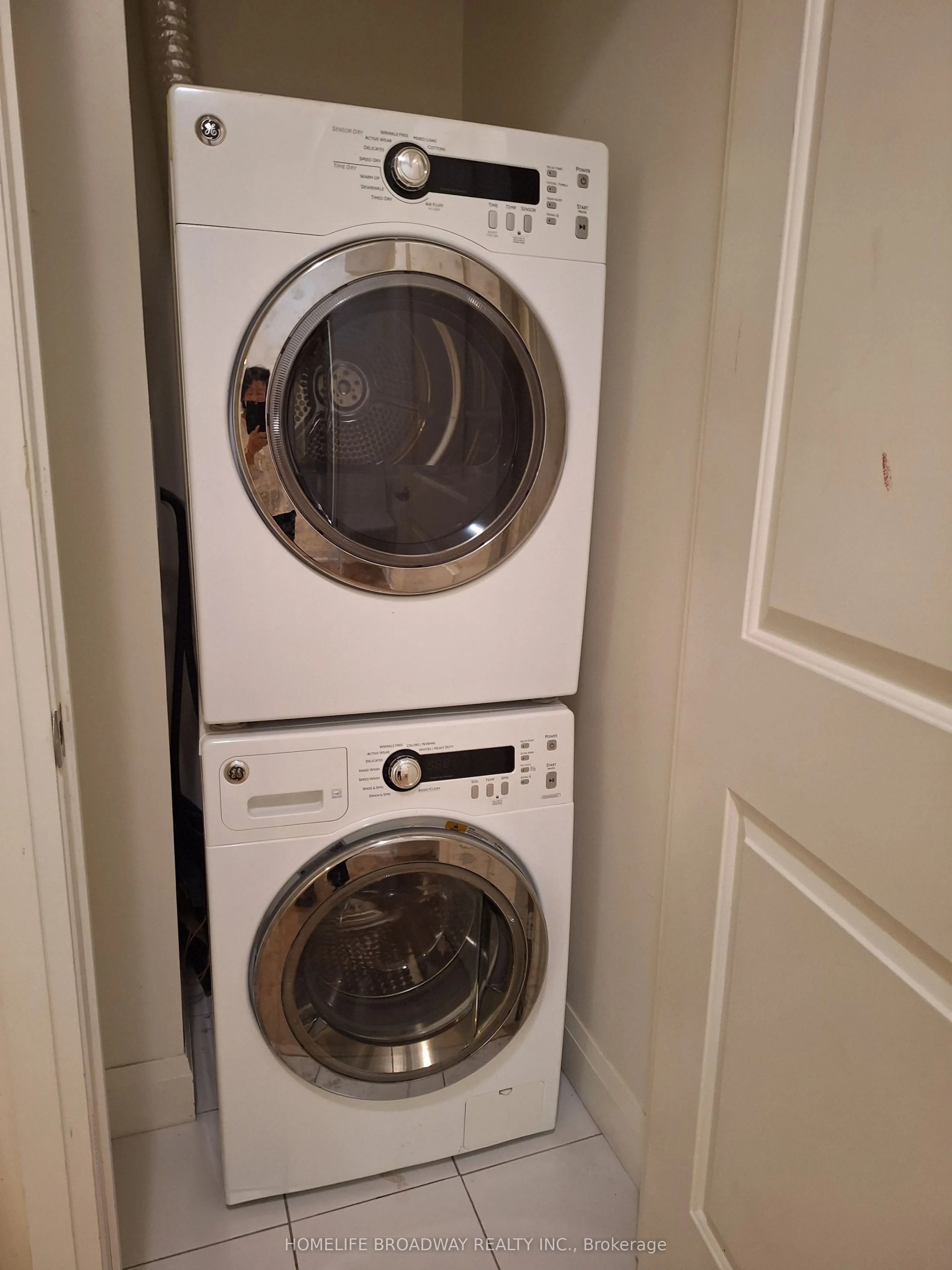 68 Canterbury Place, #715