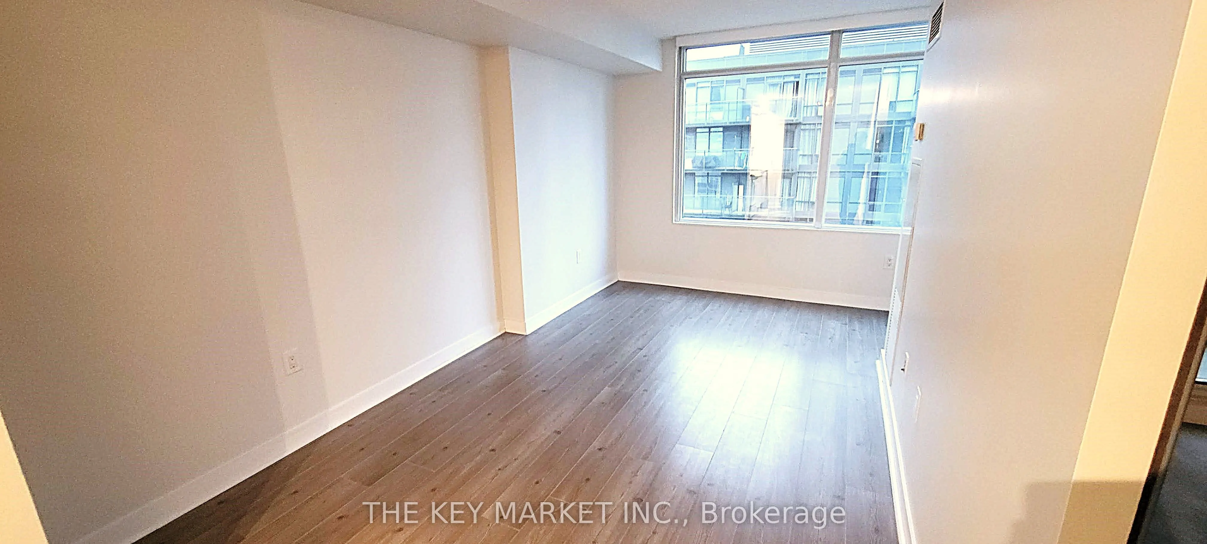 25 Telegram Mews, #1805