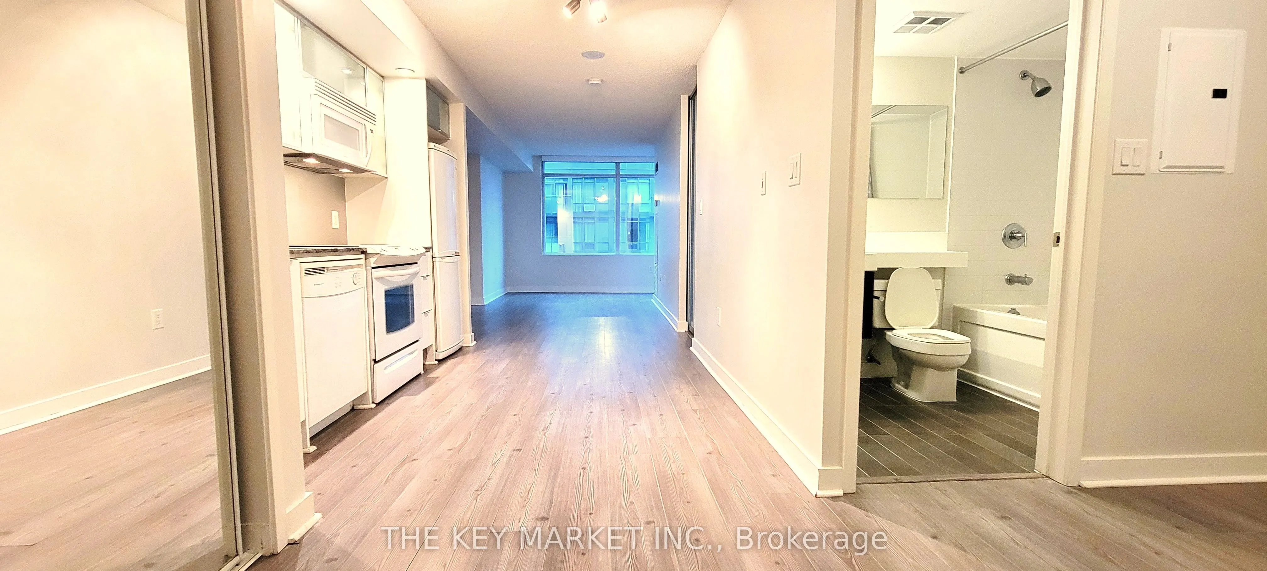 25 Telegram Mews, #1805