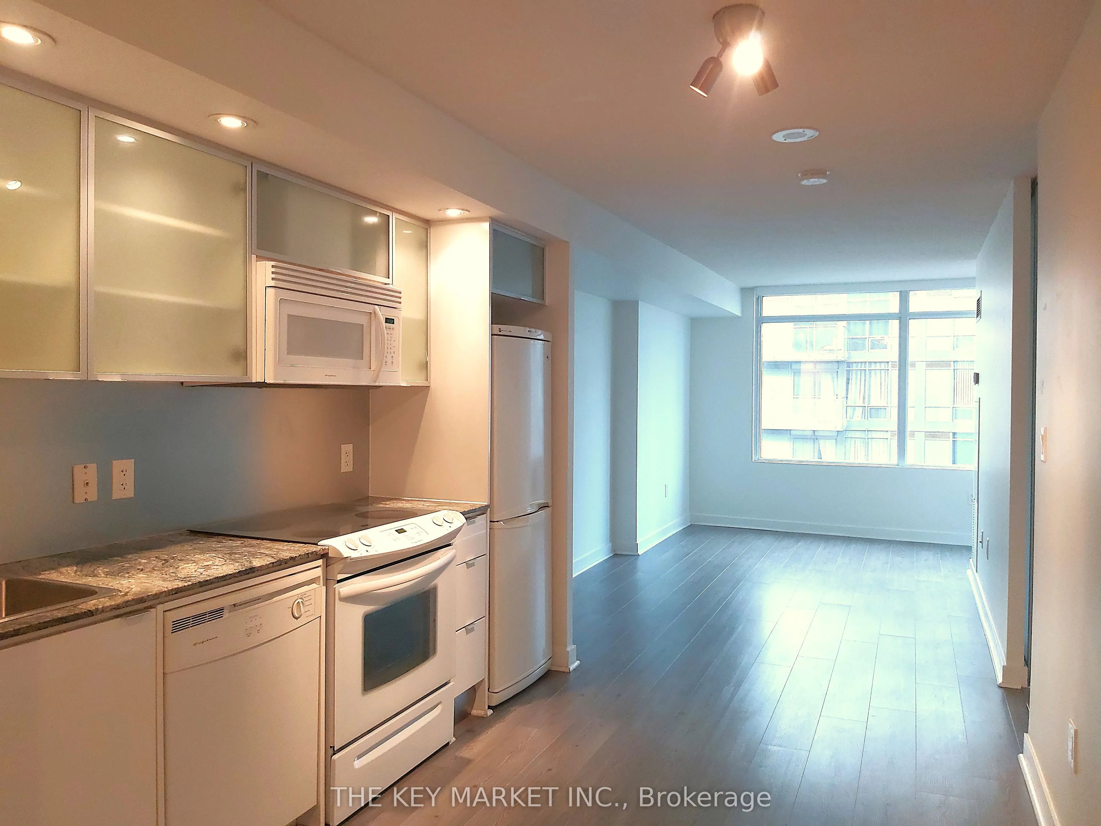 25 Telegram Mews, #1805