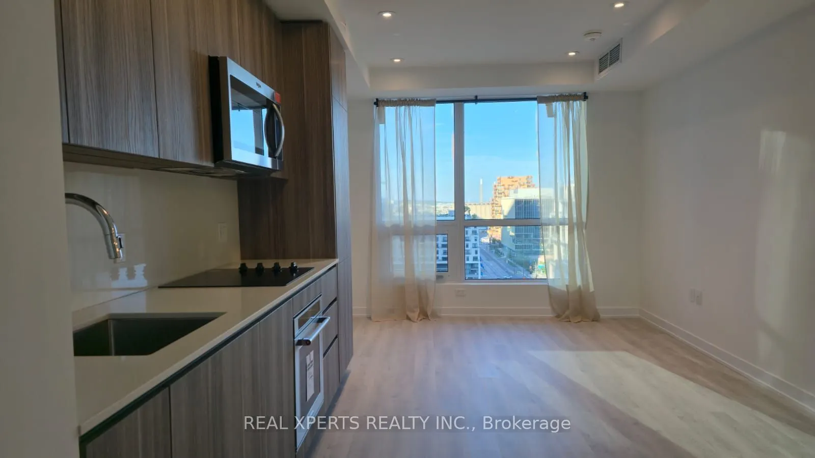 15 Richardson Street, #1312
